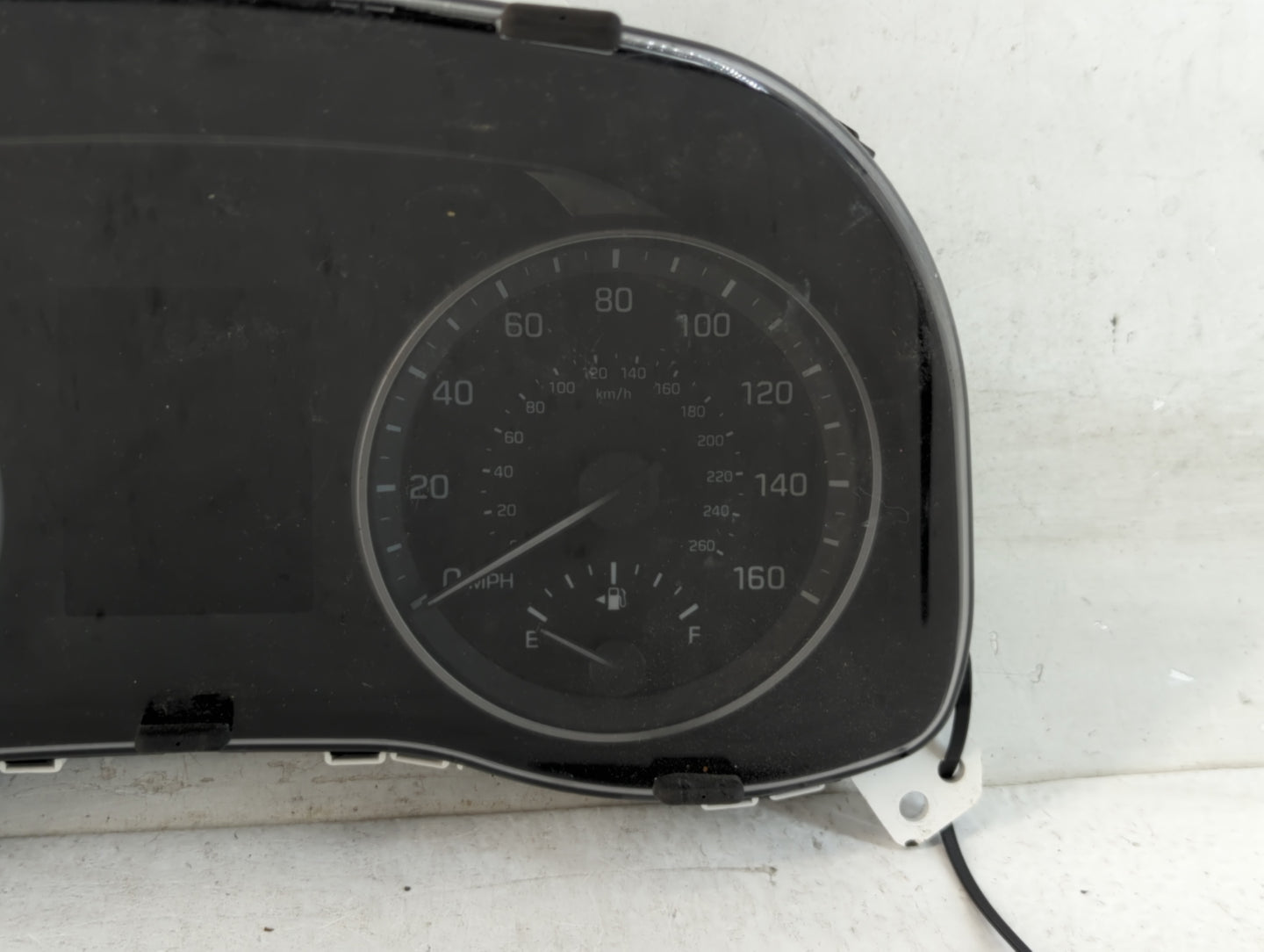 2017-2018 Hyundai Elantra Instrument Cluster Speedometer Gauges P/N:94011-F2061 Fits Fits 2017 2018 OEM Used Auto Parts - Oe