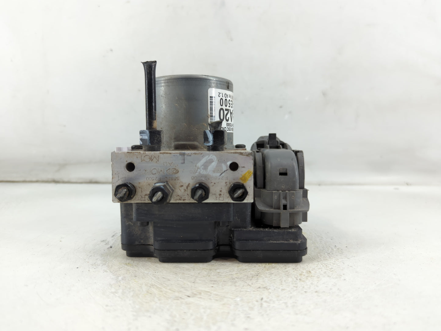 2017-2019 Hyundai Elantra ABS Pump Control Module Replacement P/N:58900-F2500 Fits Fits 2017 2018 2019 OEM Used Auto Parts -