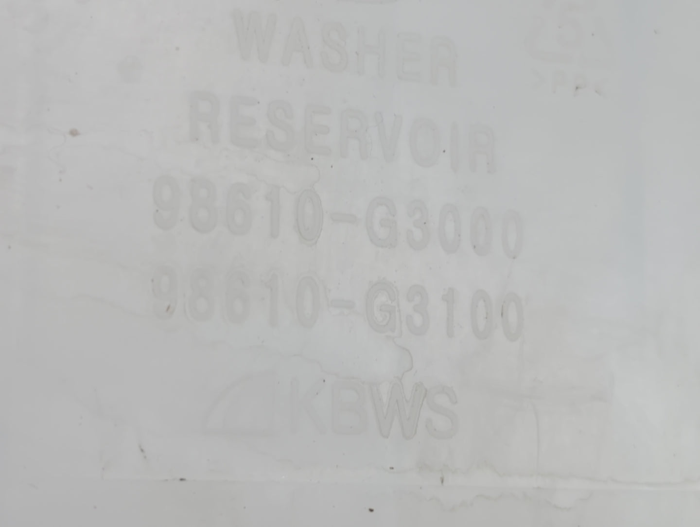 2018 Hyundai Elantra Gt Windshield Washer Fluid Reservoir Bottle Oem - Oemusedautoparts1.com