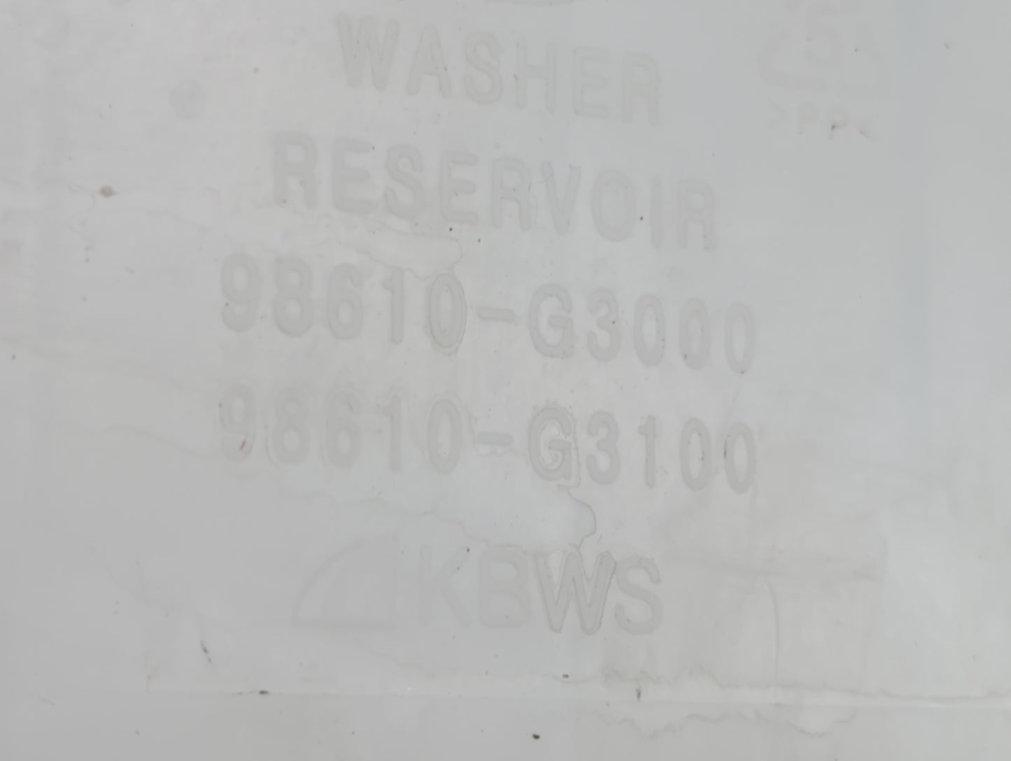 2018 Hyundai Elantra Gt Windshield Washer Fluid Reservoir Bottle Oem - Oemusedautoparts1.com