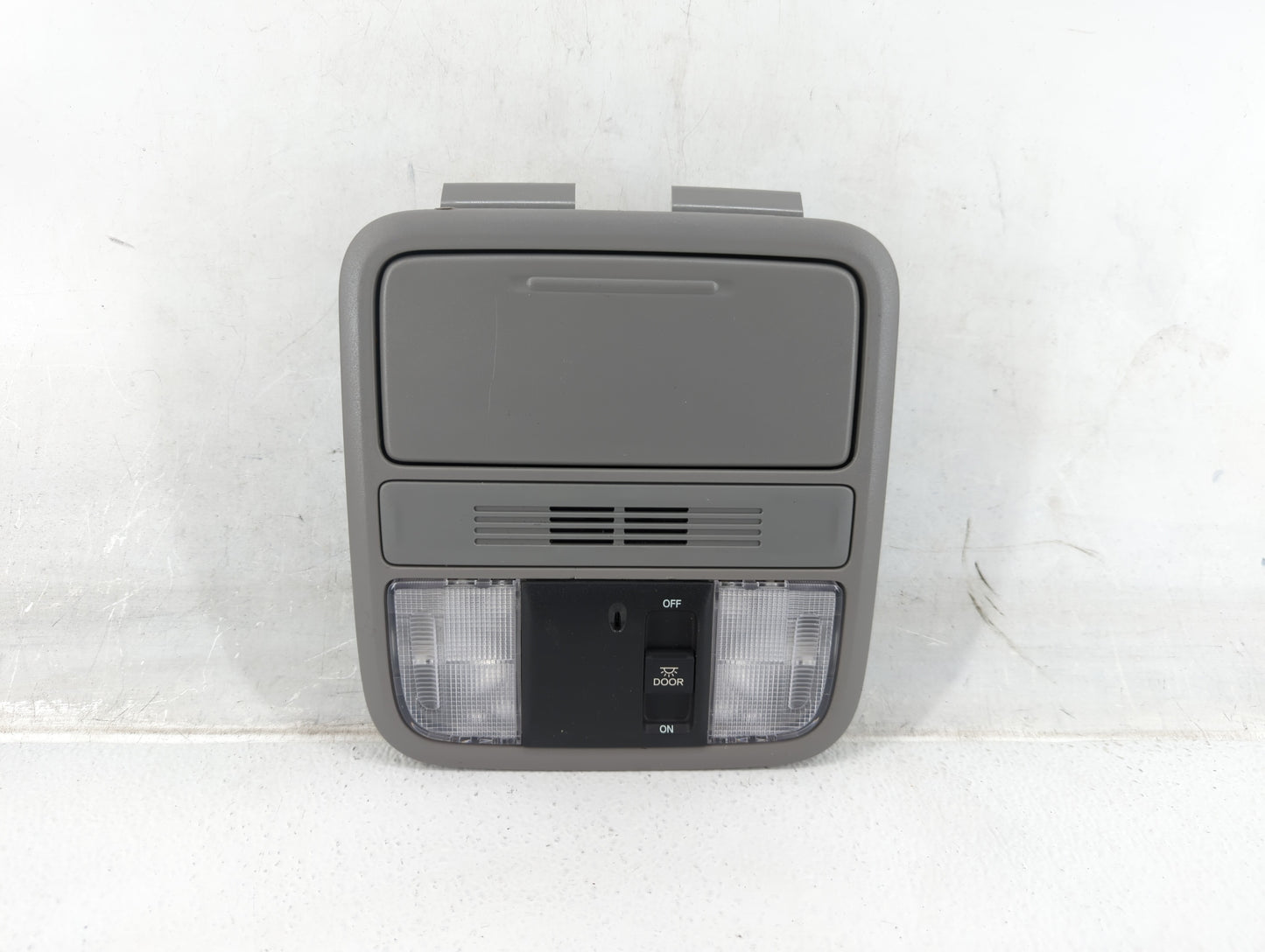 2018 Hyundai Elantra Gt Overhead Roof Console - Oemusedautoparts1.com