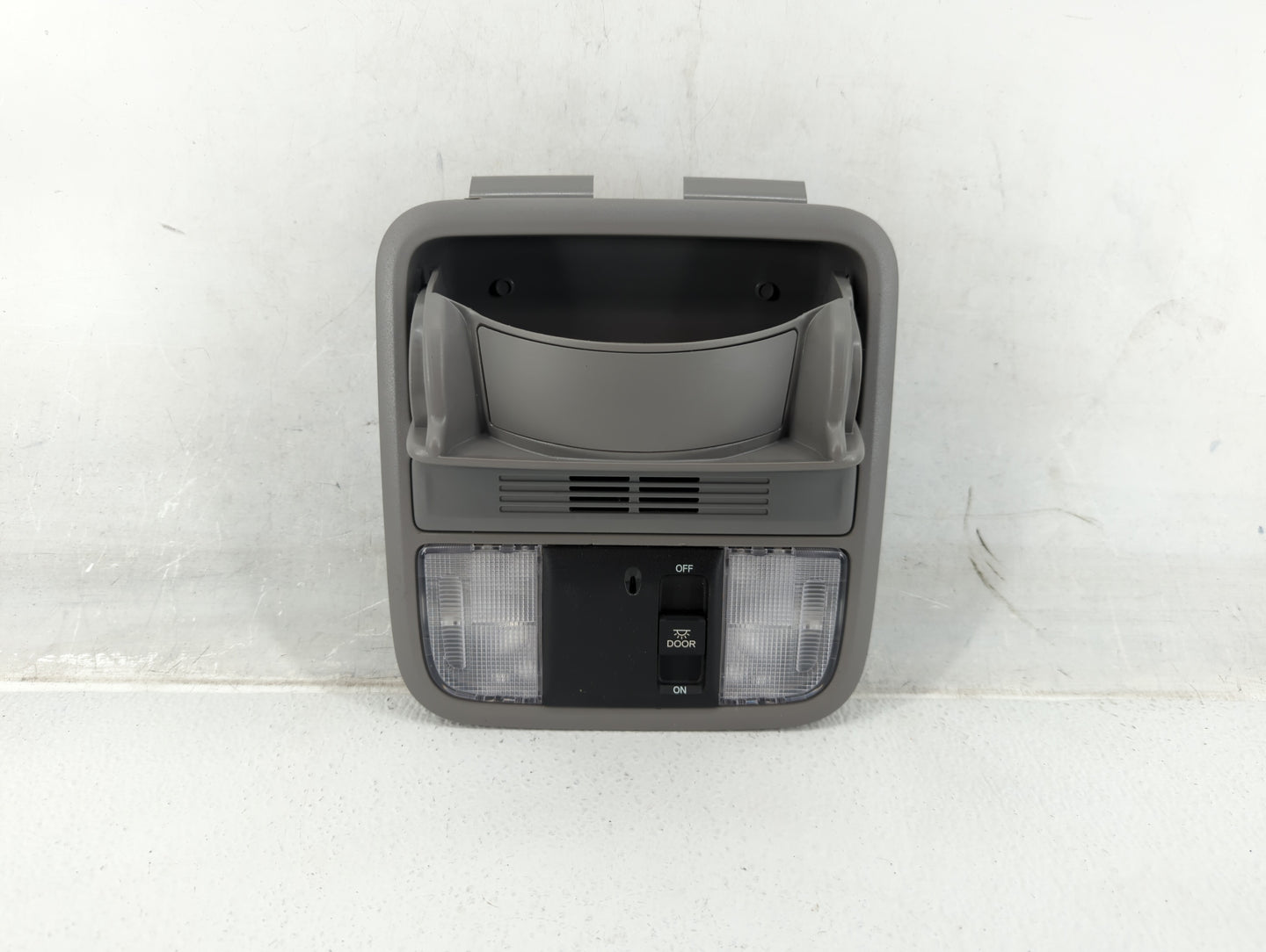 2018 Hyundai Elantra Gt Overhead Roof Console - Oemusedautoparts1.com