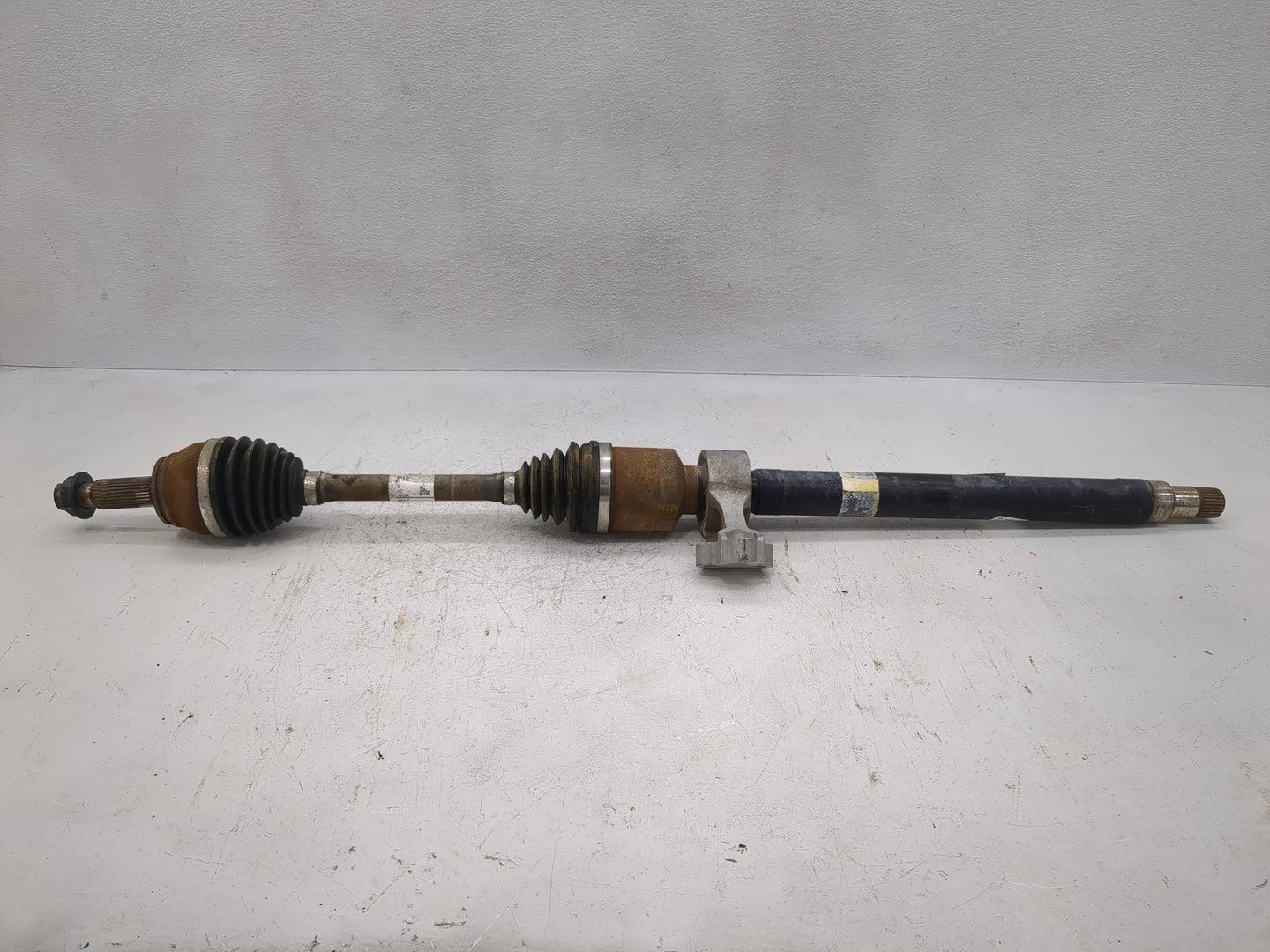 2017-2020 Hyundai Ioniq Axle Shaft Front Passenger Cv C/v - Oemusedautoparts1.com