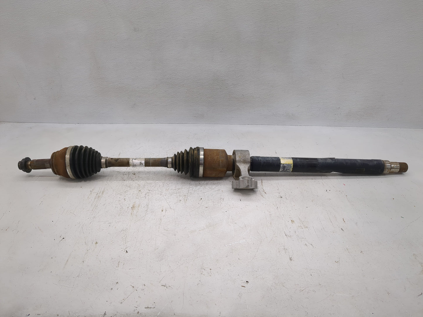2017-2020 Hyundai Ioniq Axle Shaft Front Passenger Cv C/v - Oemusedautoparts1.com
