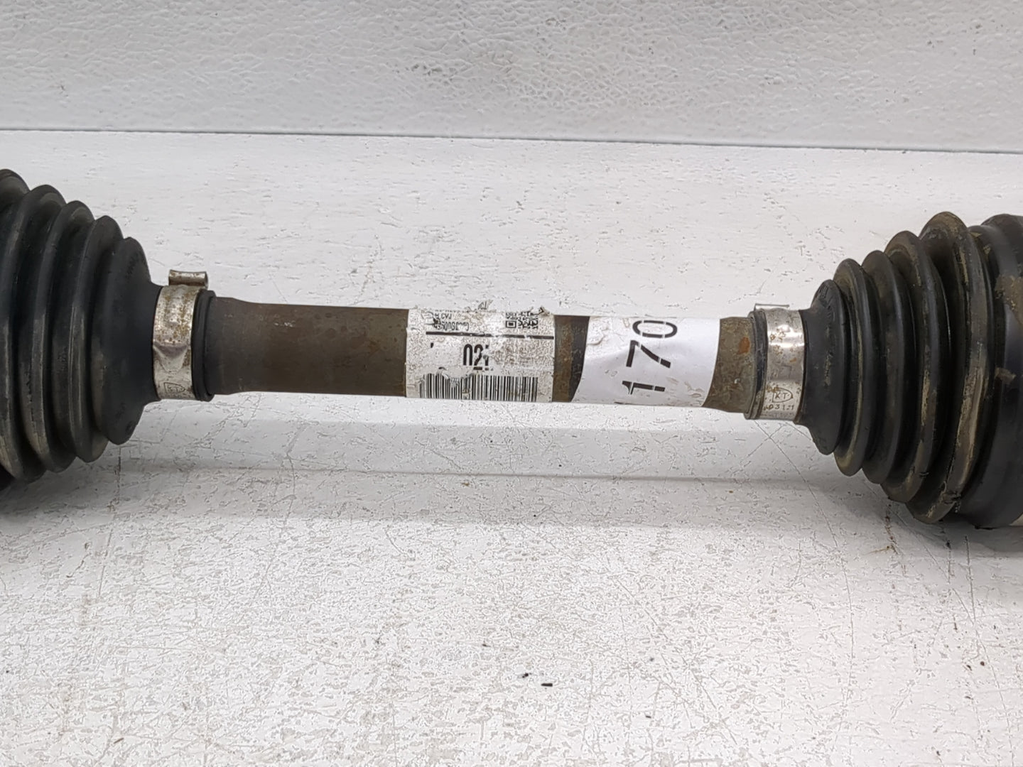 2017-2020 Hyundai Ioniq Axle Shaft Front Driver Cv C/v - Oemusedautoparts1.com