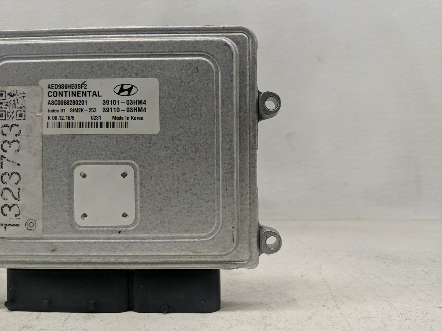 2017-2020 Hyundai Ioniq PCM Engine Control Computer ECU ECM PCU OEM P/N:39110-03HM4 39101-03HM4 Fits Fits 2017 2018 2019 202