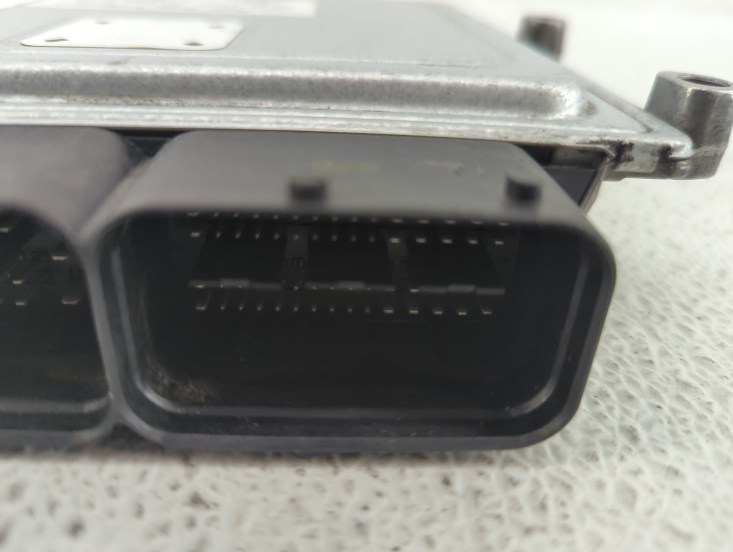 2017-2020 Hyundai Ioniq PCM Engine Control Computer ECU ECM PCU OEM P/N:39101-03HM2 39110-03HM2 Fits Fits 2017 2018 2019 202