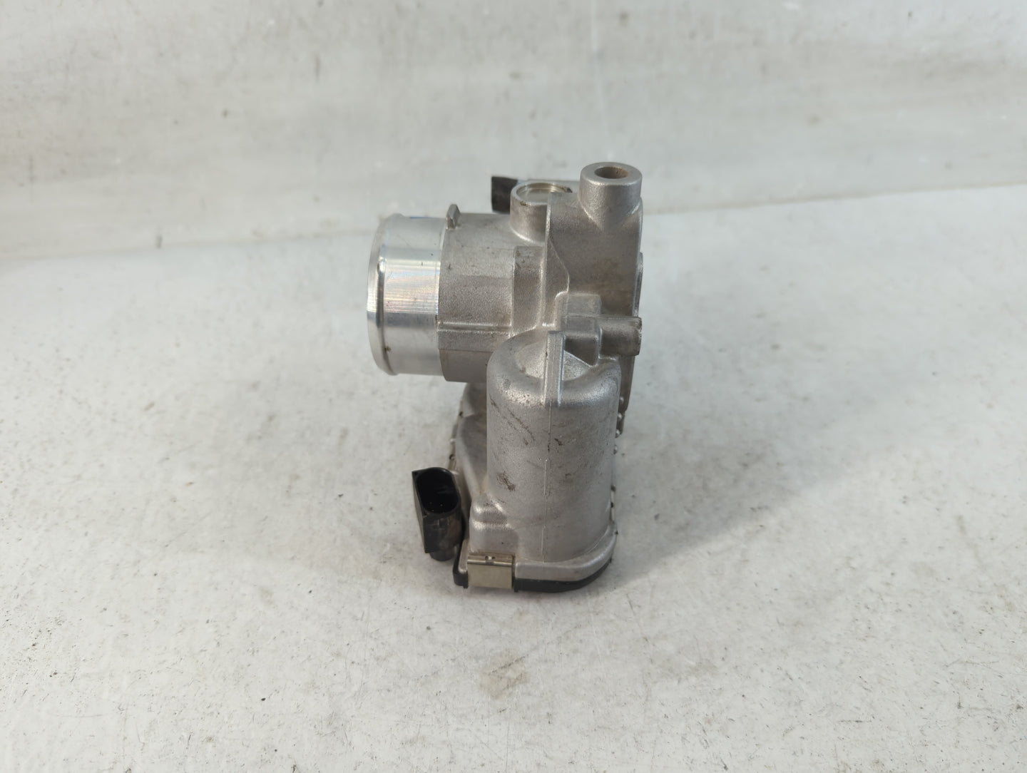 2017-2020 Hyundai Ioniq Throttle Body P/N:35100-03HA0 Fits Fits 2017 2018 2019 2020 2021 2022 OEM Used Auto Parts - Oemuseda