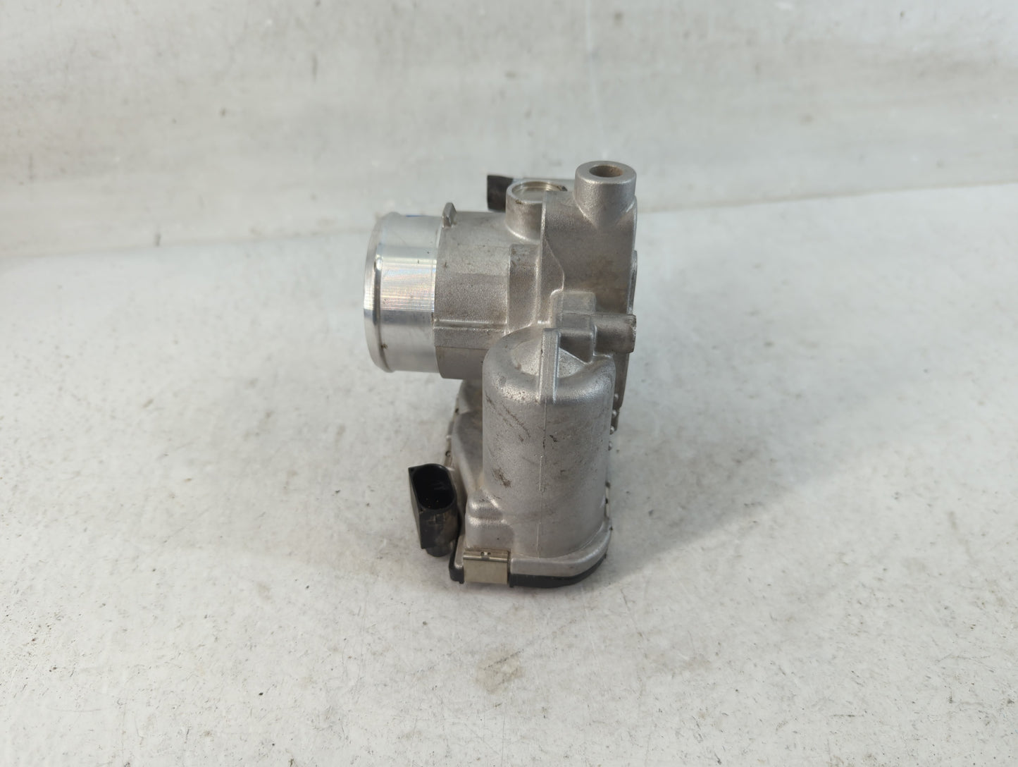 2017-2020 Hyundai Ioniq Throttle Body P/N:35100-03HA0 Fits Fits 2017 2018 2019 2020 2021 2022 OEM Used Auto Parts - Oemuseda