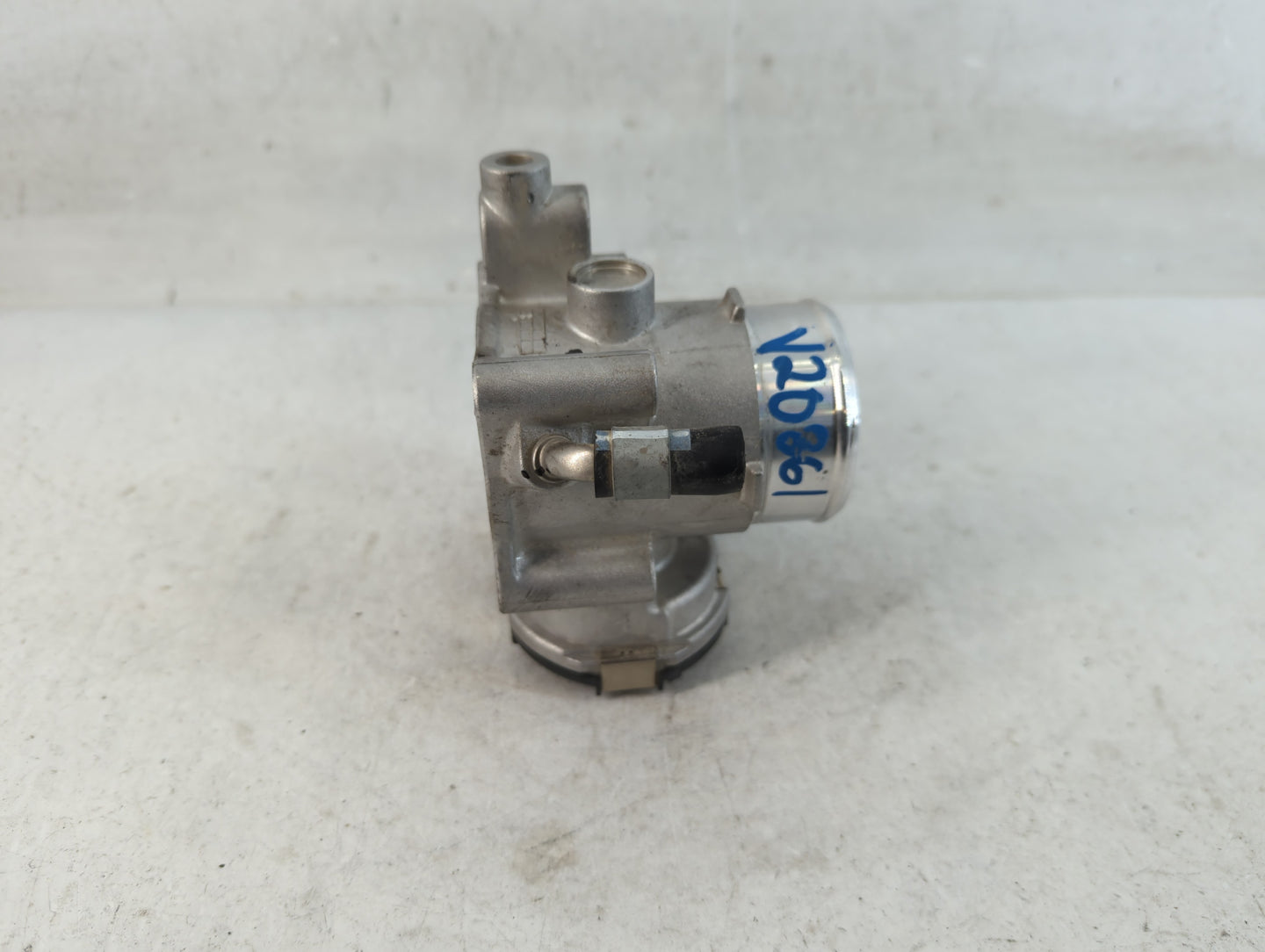 2017-2020 Hyundai Ioniq Throttle Body P/N:35100-03HA0 Fits Fits 2017 2018 2019 2020 2021 2022 OEM Used Auto Parts - Oemuseda