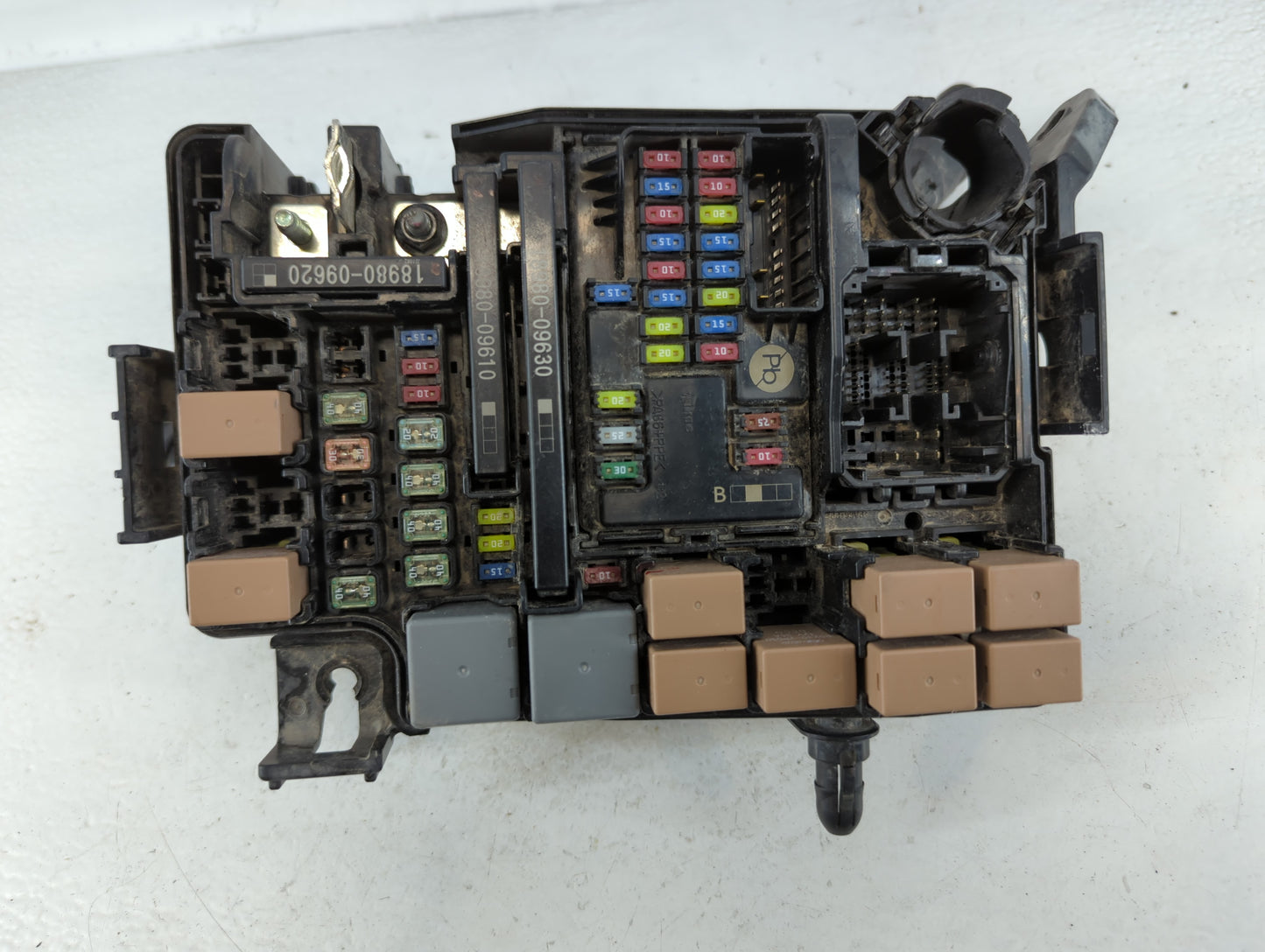 2017-2018 Hyundai Ioniq Fusebox Fuse Box Panel Relay Module P/N:91205 G2153 Fits Fits 2017 2018 OEM Used Auto Parts - Oemuse