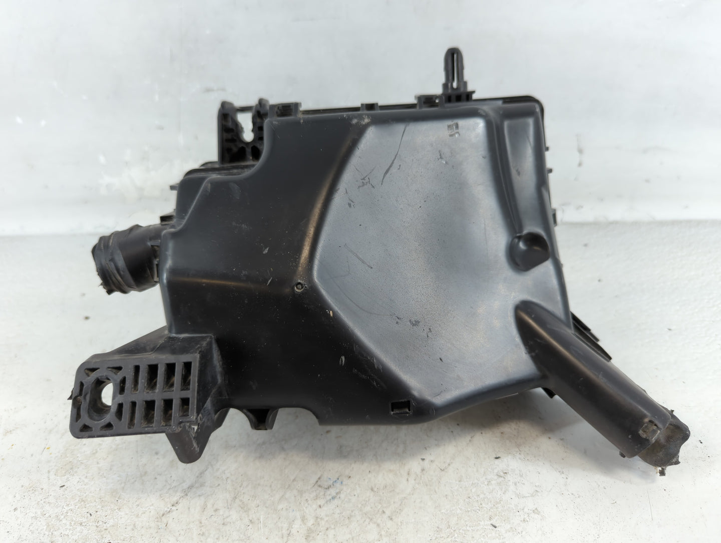 2017-2018 Hyundai Ioniq Fusebox Fuse Box Panel Relay Module P/N:91205 G2153 Fits Fits 2017 2018 OEM Used Auto Parts - Oemuse