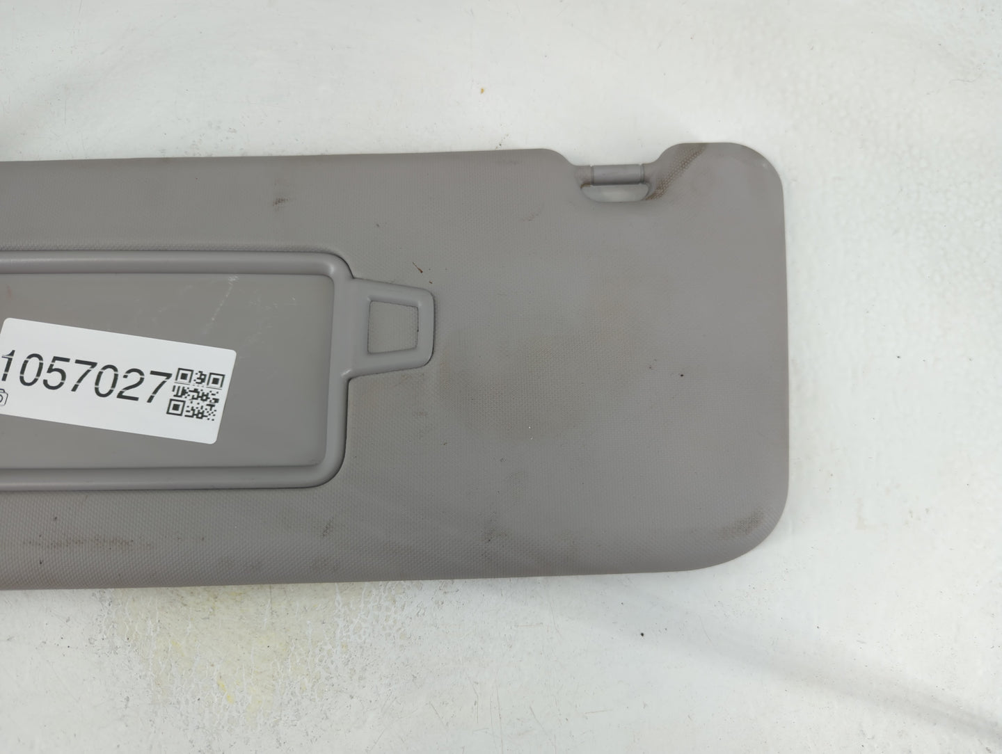 2018-2021 Hyundai Kona Sun Visor Shade Replacement Driver Left Mirror Fits Fits 2018 2019 2020 2021 OEM Used Auto Parts - Oe