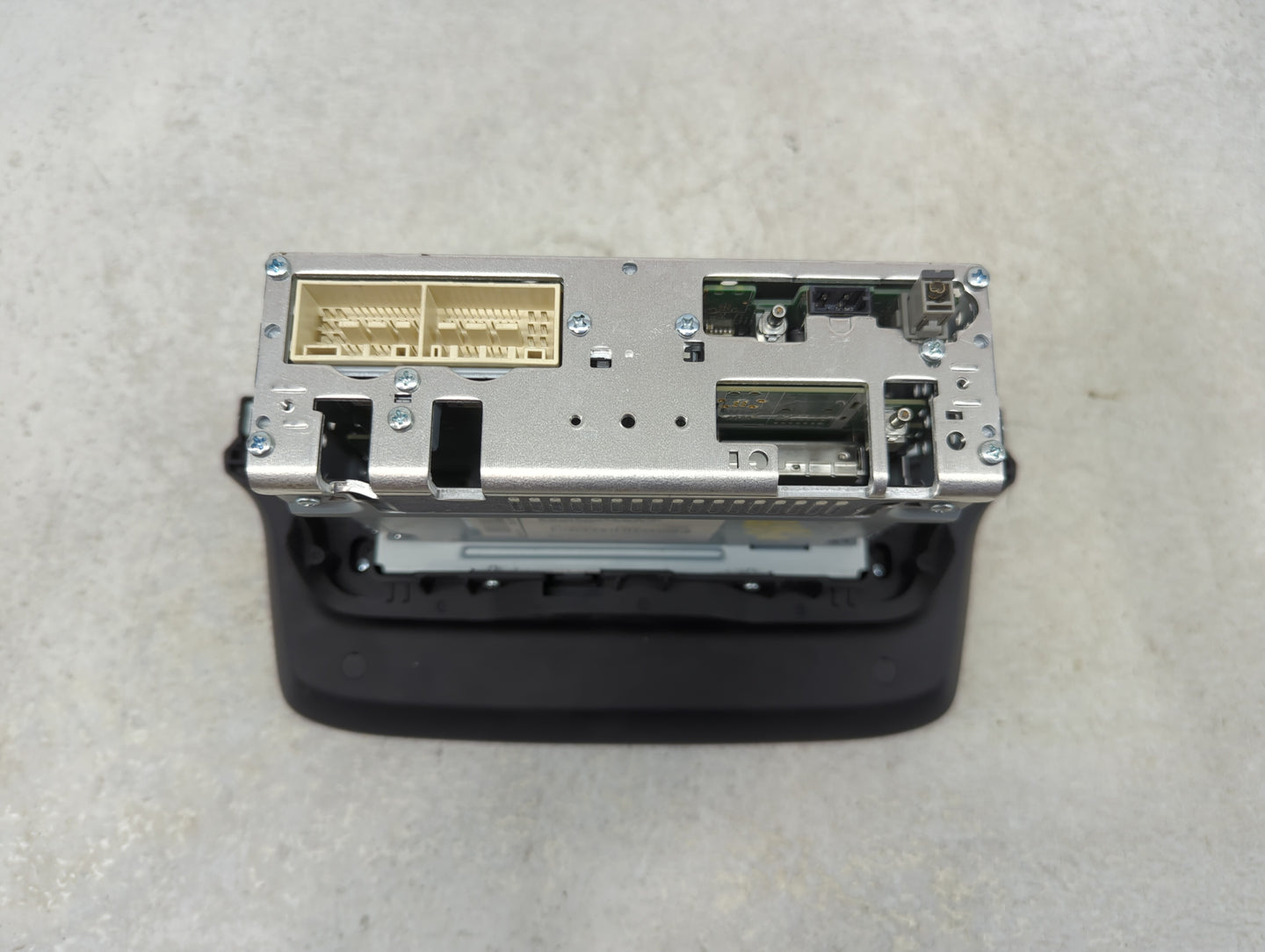 2018-2021 Hyundai Kona Radio AM FM Cd Player Receiver Replacement P/N:96160-J9110TMT Fits Fits 2018 2019 2020 2021 OEM Used 