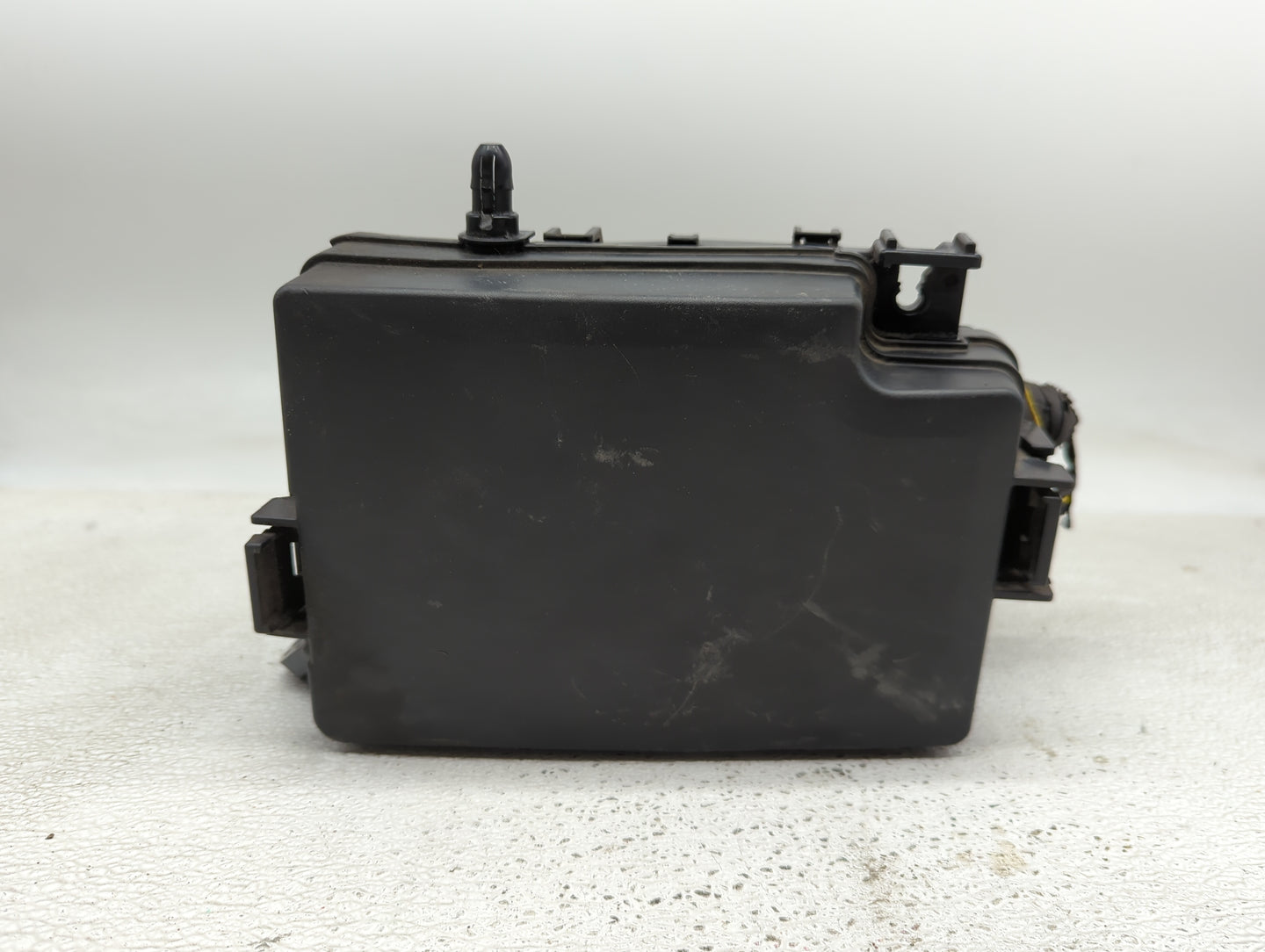 2018-2021 Hyundai Kona Fusebox Fuse Box Panel Relay Module P/N:91227-J9250 Fits Fits 2018 2019 2020 2021 OEM Used Auto Parts