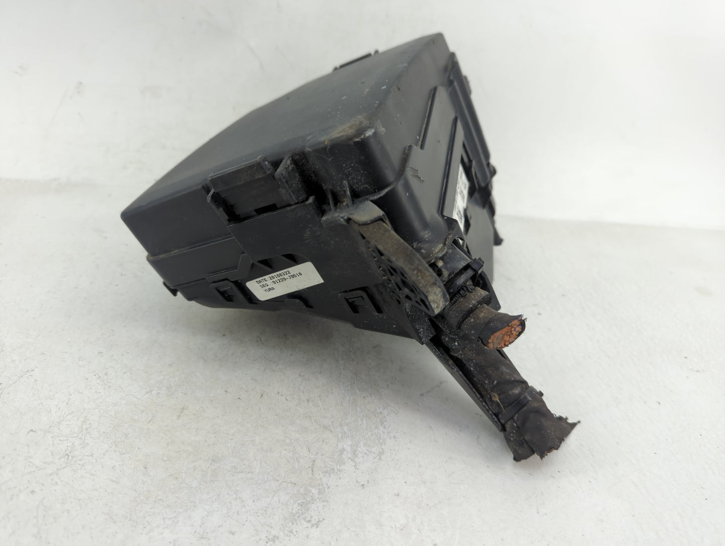 2018-2021 Hyundai Kona Fusebox Fuse Box Panel Relay Module P/N:91229 J9510 Fits Fits 2018 2019 2020 2021 OEM Used Auto Parts