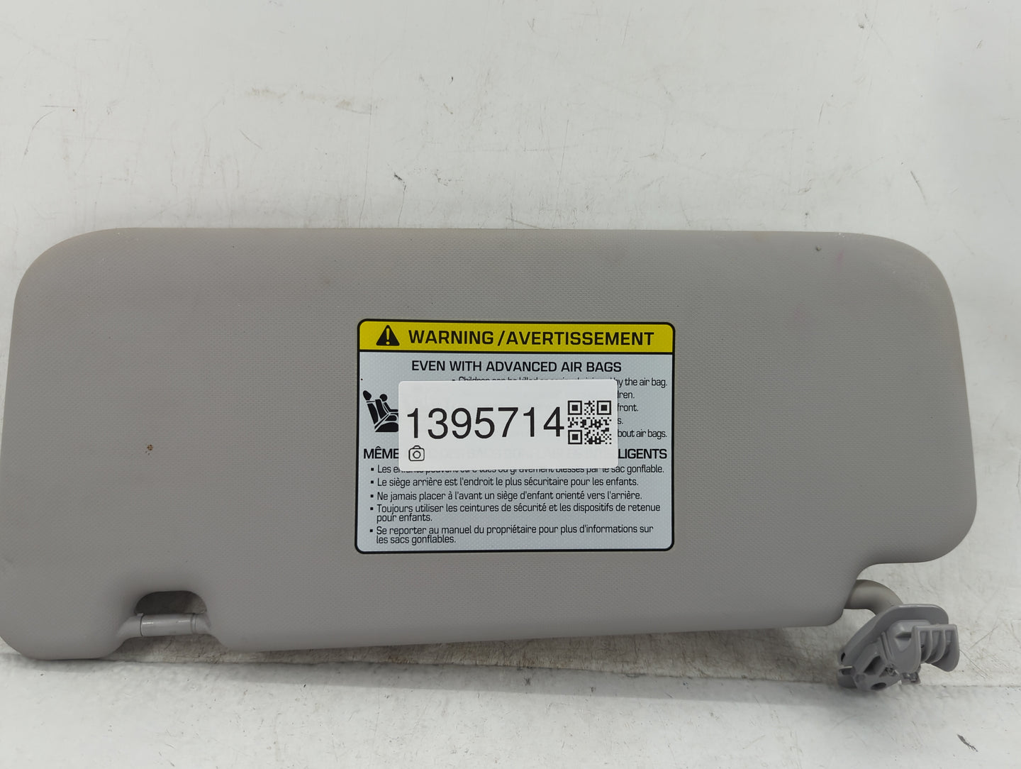 2018-2021 Hyundai Kona Sun Visor Shade Replacement Passenger Right Mirror Fits Fits 2018 2019 2020 2021 OEM Used Auto Parts 