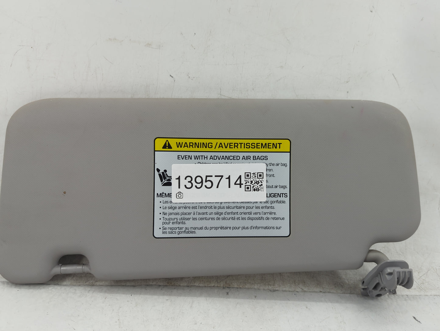 2018-2021 Hyundai Kona Sun Visor Shade Replacement Passenger Right Mirror Fits Fits 2018 2019 2020 2021 OEM Used Auto Parts 