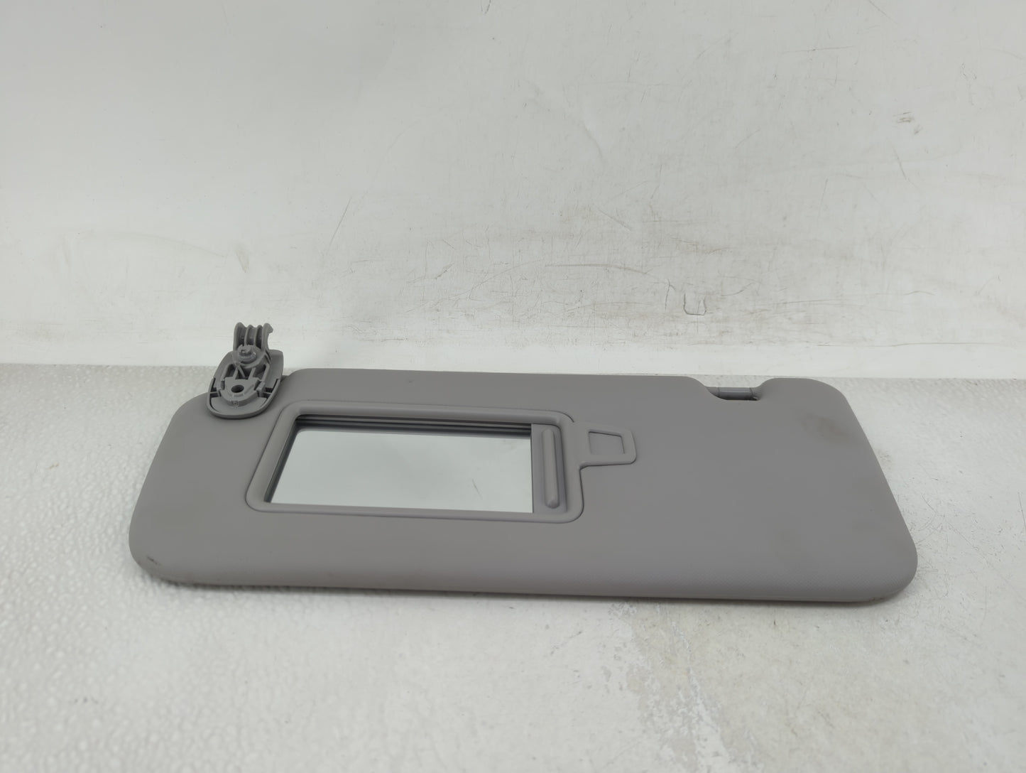 2018-2021 Hyundai Kona Sun Visor Shade Replacement Driver Left Mirror Fits Fits 2018 2019 2020 2021 OEM Used Auto Parts - Oe