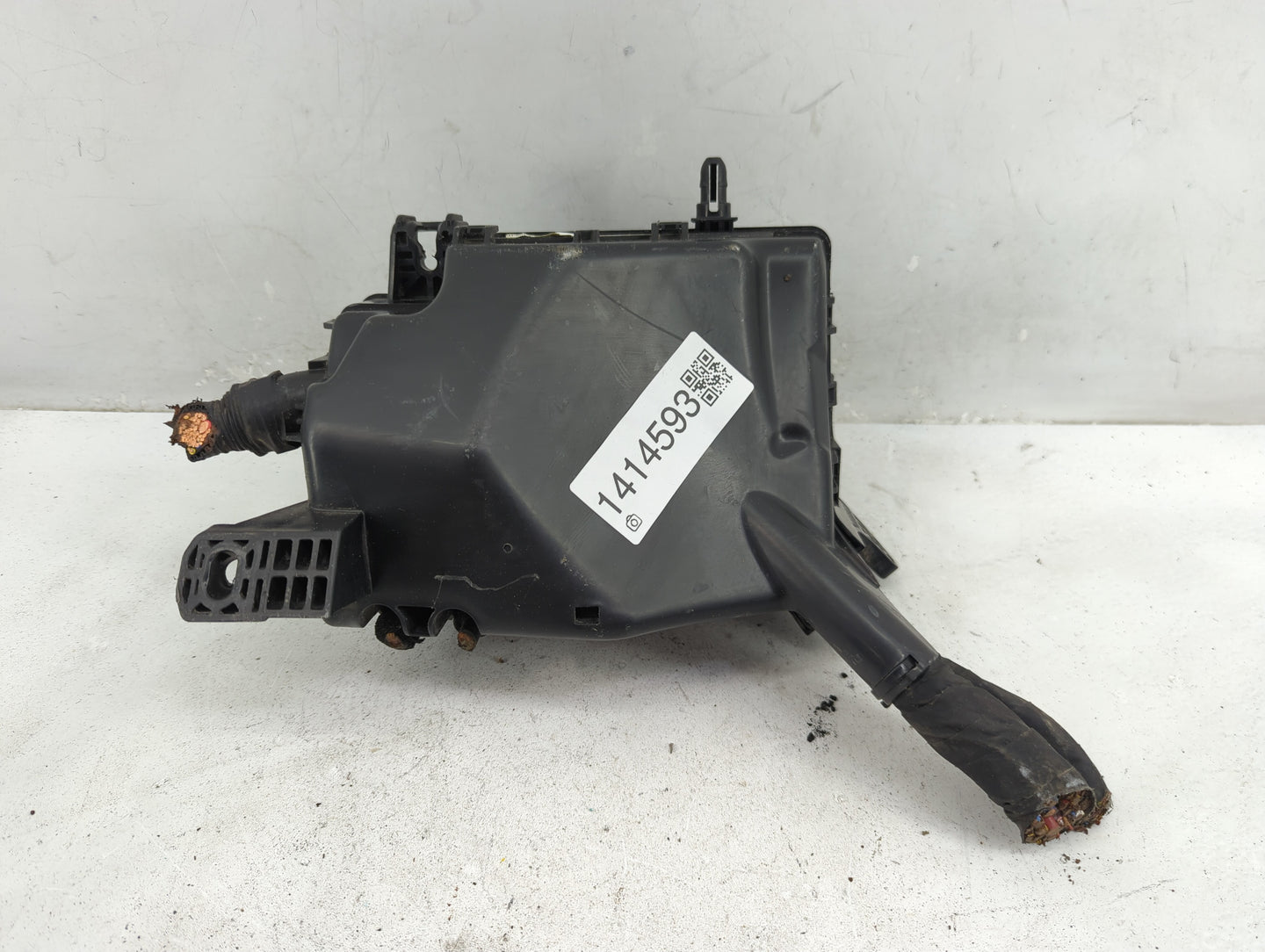 2018-2021 Hyundai Kona Fusebox Fuse Box Panel Relay Module Fits Fits 2018 2019 2020 2021 OEM Used Auto Parts - Oemusedautopa