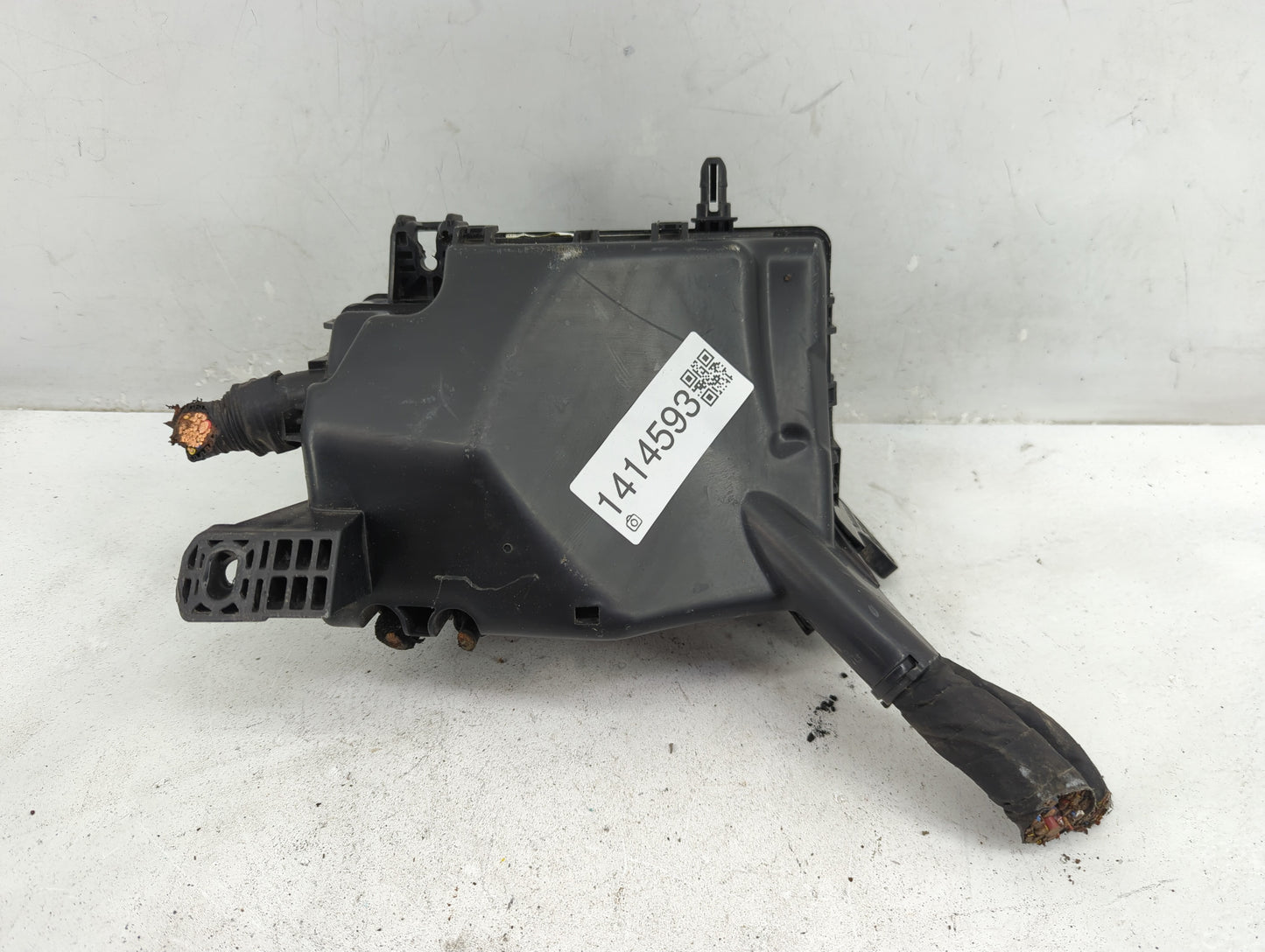 2018-2021 Hyundai Kona Fusebox Fuse Box Panel Relay Module Fits Fits 2018 2019 2020 2021 OEM Used Auto Parts - Oemusedautopa