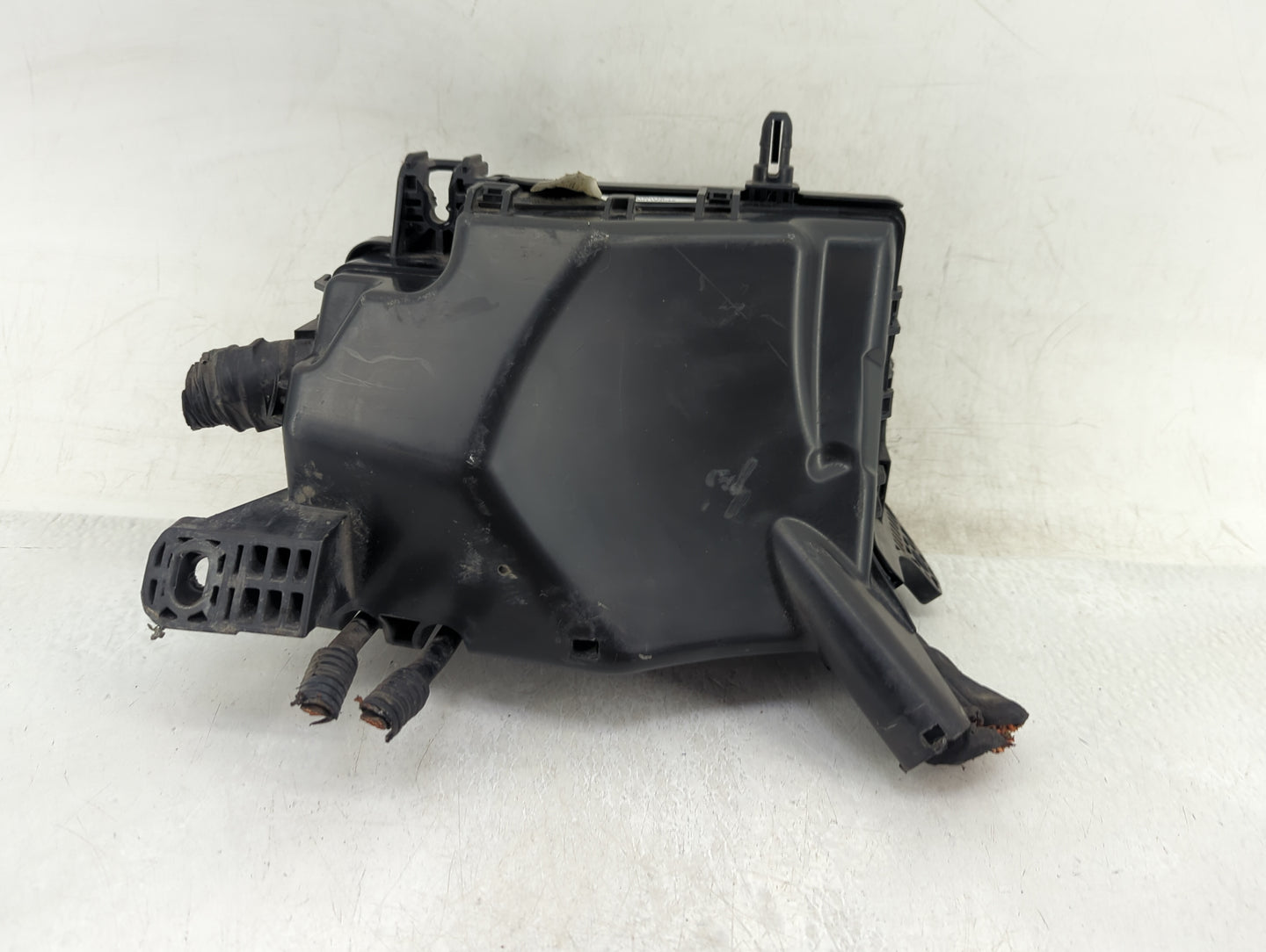 2018-2021 Hyundai Kona Fusebox Fuse Box Panel Relay Module P/N:91224-J9860 Fits Fits 2018 2019 2020 2021 OEM Used Auto Parts
