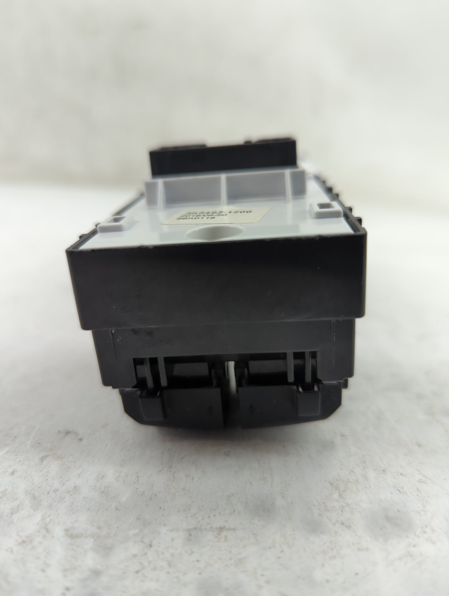2018-2022 Hyundai Kona Master Power Window Switch Replacement Driver Side Left P/N:3K5492-1200 93570-J9200TMT Fits OEM Used 