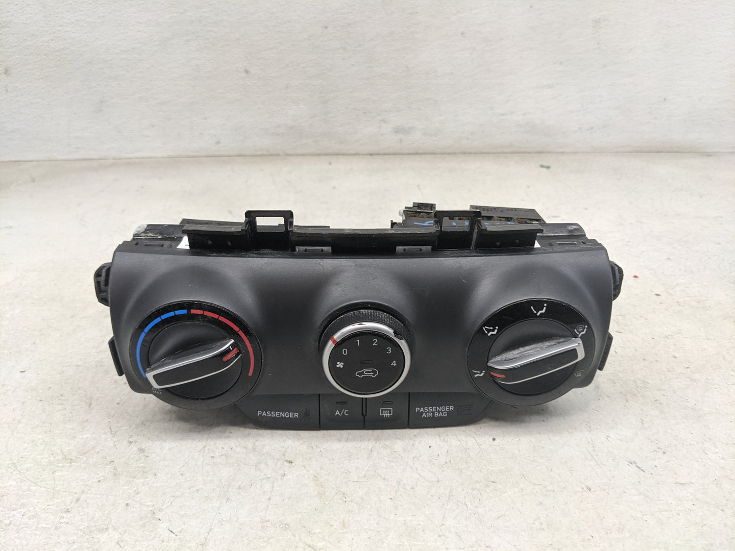 2018-2021 Hyundai Kona Climate Control Module Temperature AC/Heater Replacement P/N:97250-J9070 C20036-B070f Fits OEM Used A