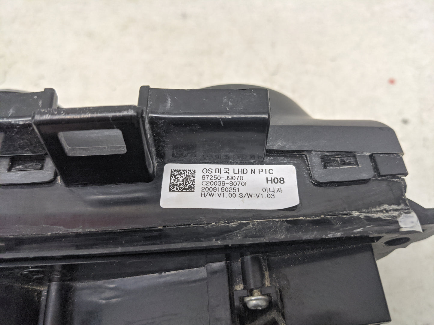 2018-2021 Hyundai Kona Climate Control Module Temperature AC/Heater Replacement P/N:97250-J9070 C20036-B070f Fits OEM Used A