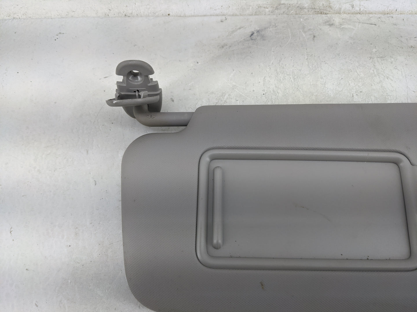 2018-2021 Hyundai Kona Sun Visor Shade Replacement Driver Left Mirror Fits Fits 2018 2019 2020 2021 OEM Used Auto Parts - Oe