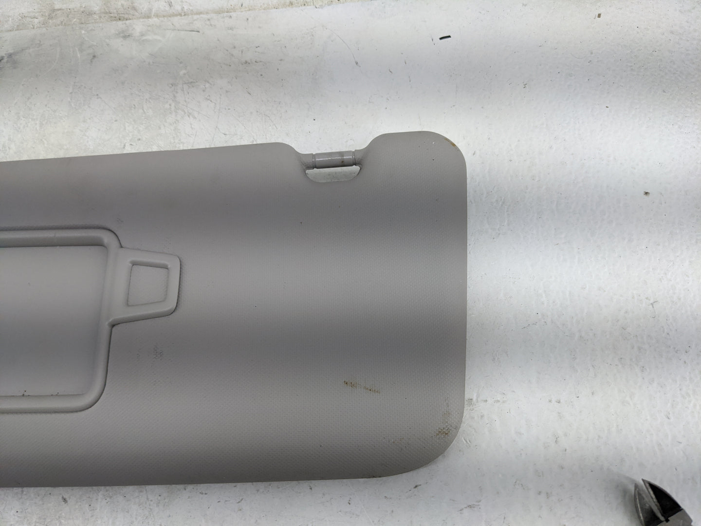 2018-2021 Hyundai Kona Sun Visor Shade Replacement Driver Left Mirror Fits Fits 2018 2019 2020 2021 OEM Used Auto Parts - Oe