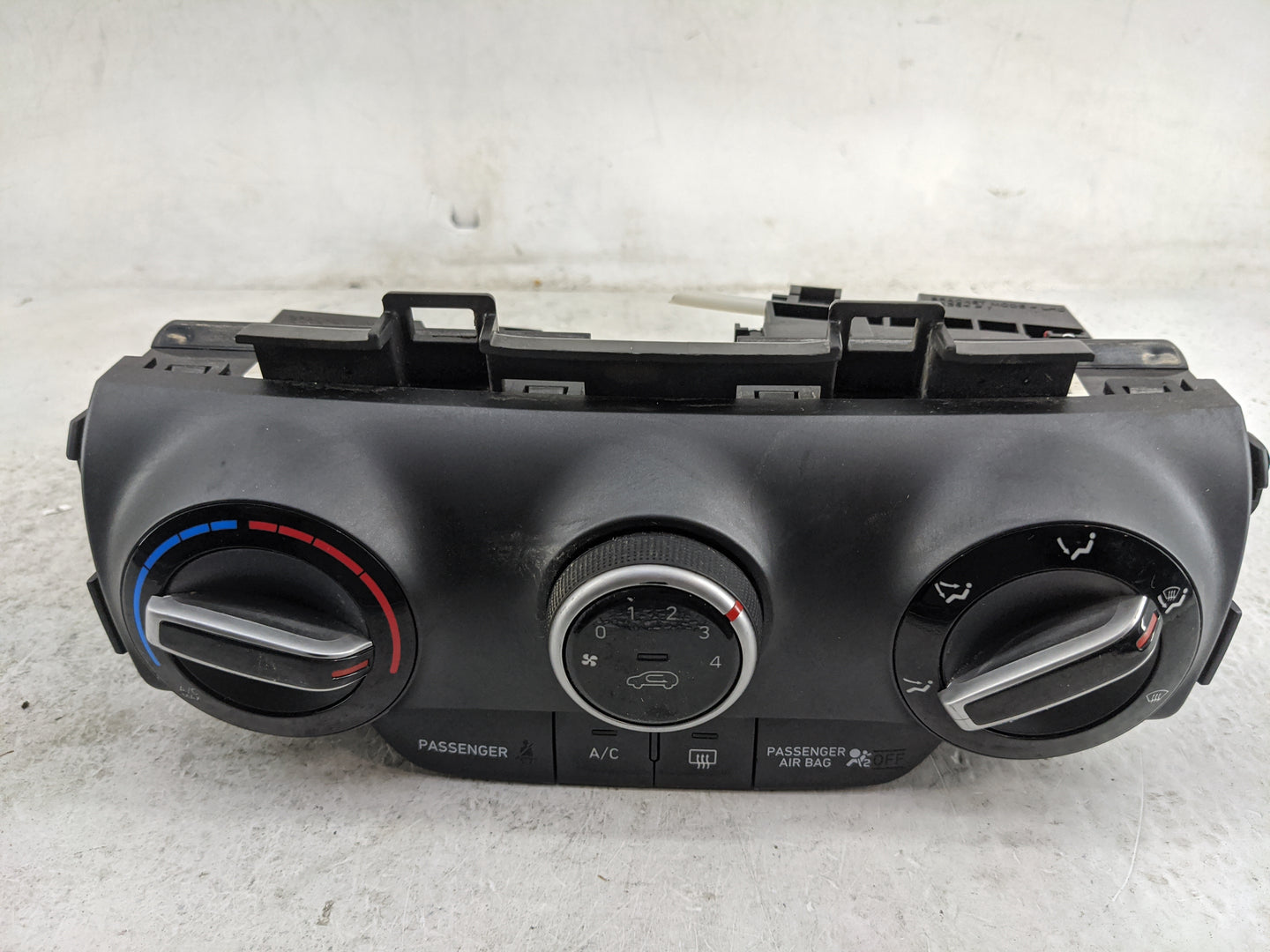 2018-2021 Hyundai Kona Climate Control Module Temperature AC/Heater Replacement P/N:97250-J9040 C20036-7710 Fits OEM Used Au