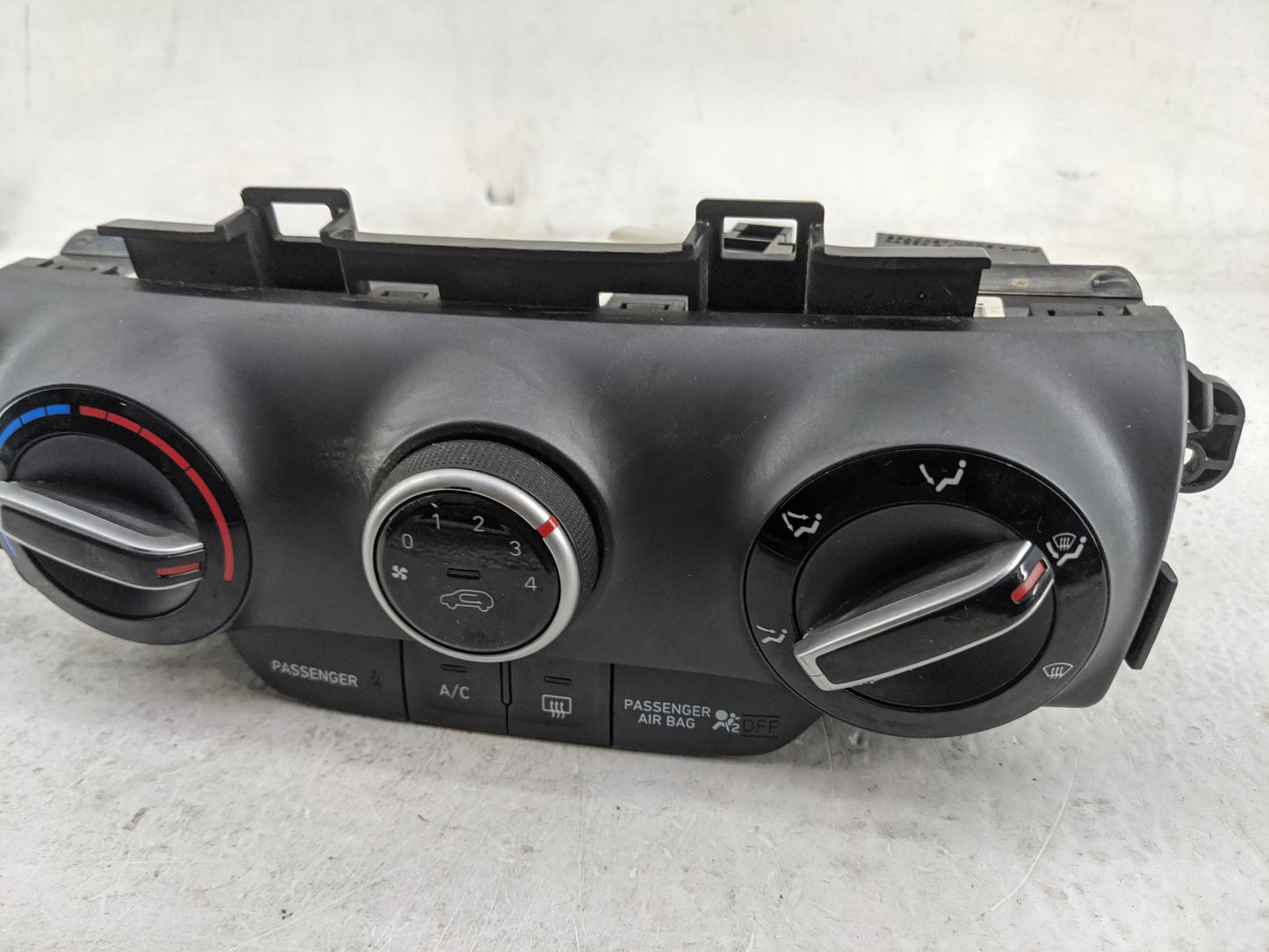 2018-2021 Hyundai Kona Climate Control Module Temperature AC/Heater Replacement P/N:97250-J9040 C20036-7710 Fits OEM Used Au