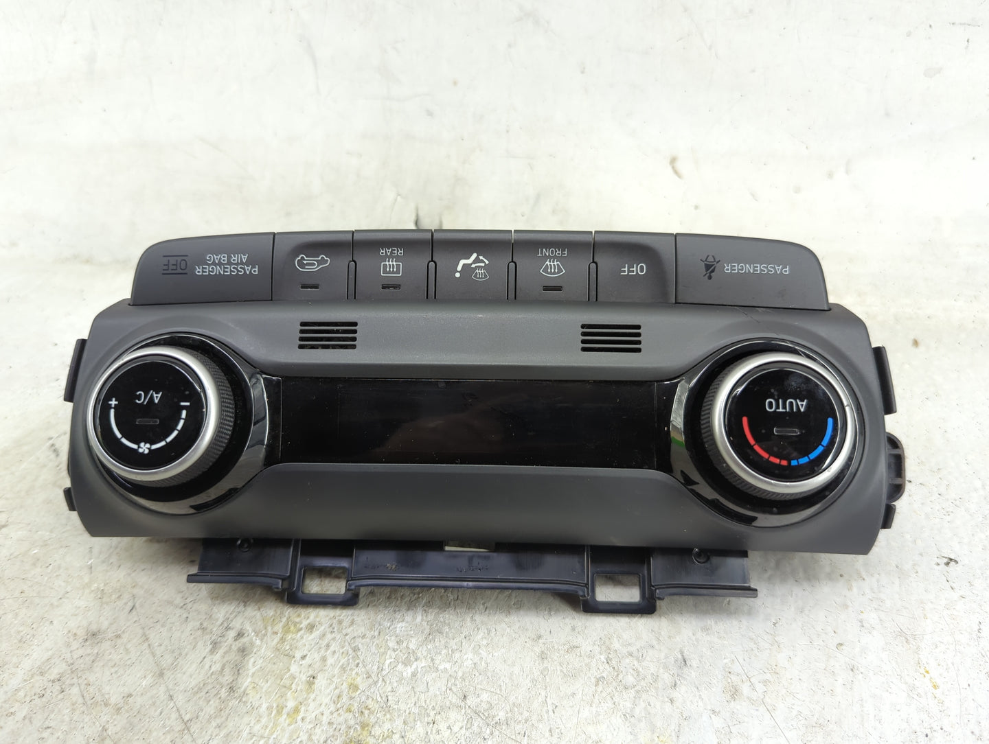 2018 Hyundai Kona Climate Control Module Temperature AC/Heater Replacement P/N:97250-J9401 C20036-7881 Fits OEM Used Auto Pa