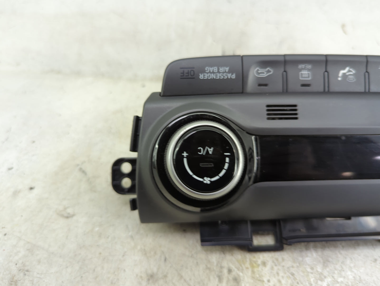 2018 Hyundai Kona Climate Control Module Temperature AC/Heater Replacement P/N:97250-J9401 C20036-7881 Fits OEM Used Auto Pa
