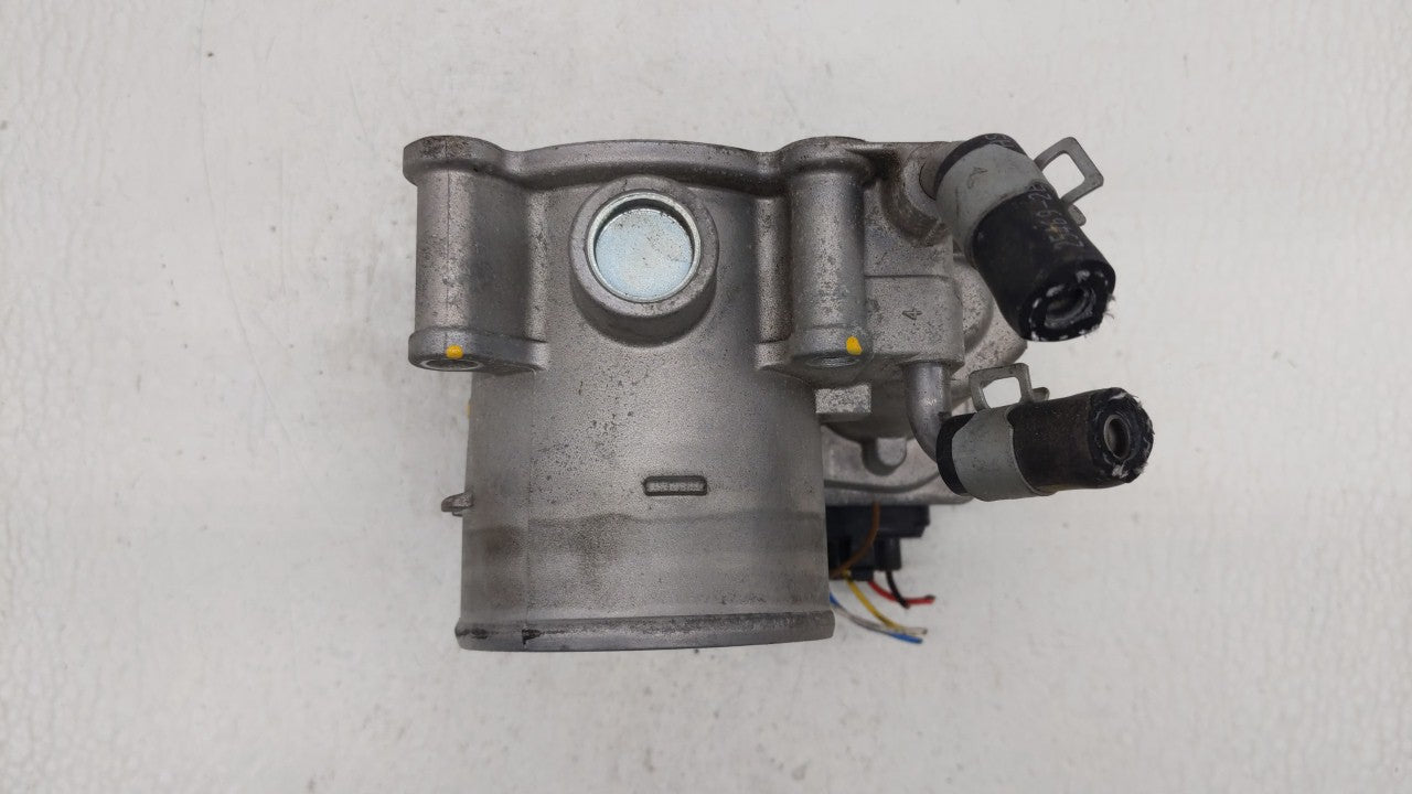 2018-2019 Hyundai Kona Throttle Body P/N:35100-2E400 Fits Fits 2012 2013 2014 2015 2016 2018 2019 OEM Used Auto Parts - Oemu
