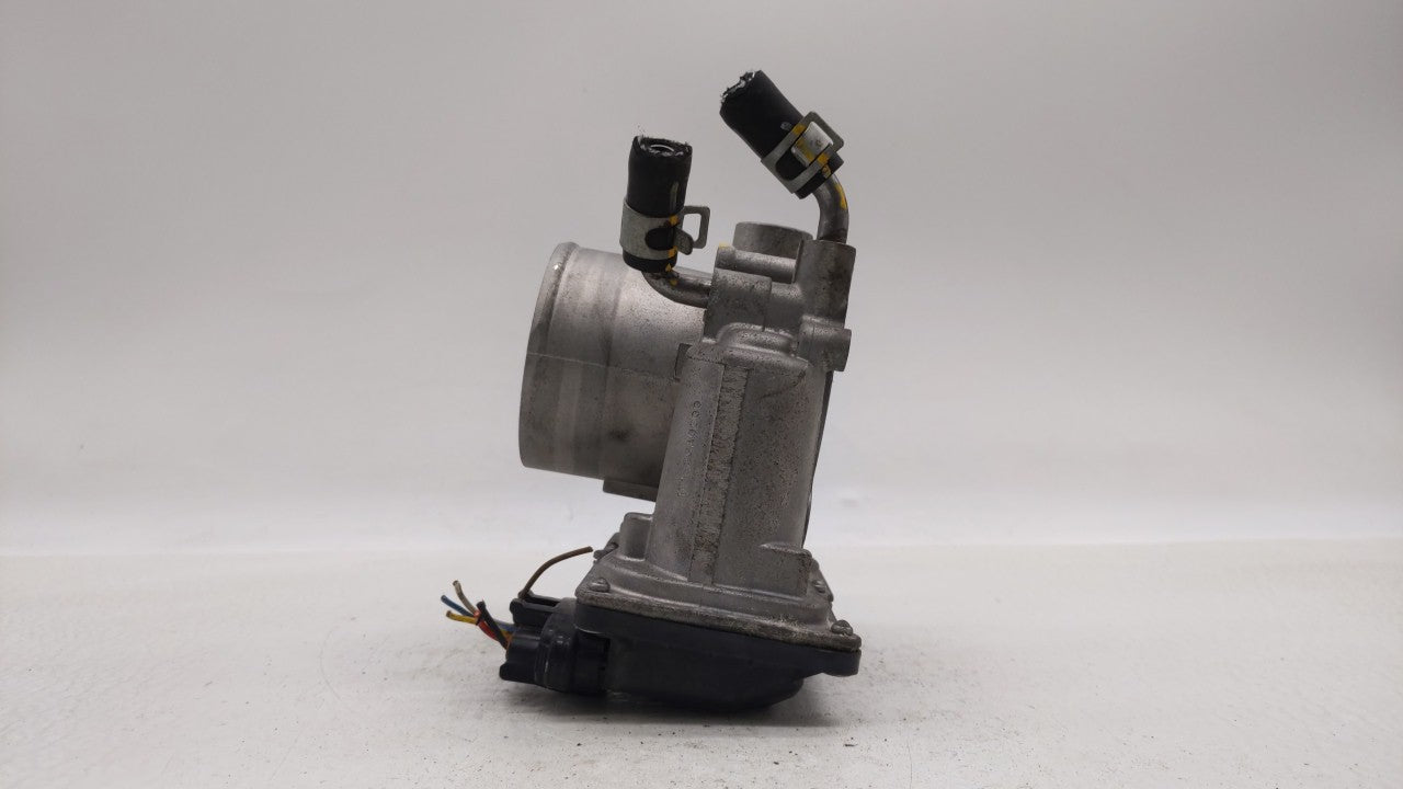 2018-2019 Hyundai Kona Throttle Body P/N:35100-2E400 Fits Fits 2012 2013 2014 2015 2016 2018 2019 OEM Used Auto Parts - Oemu