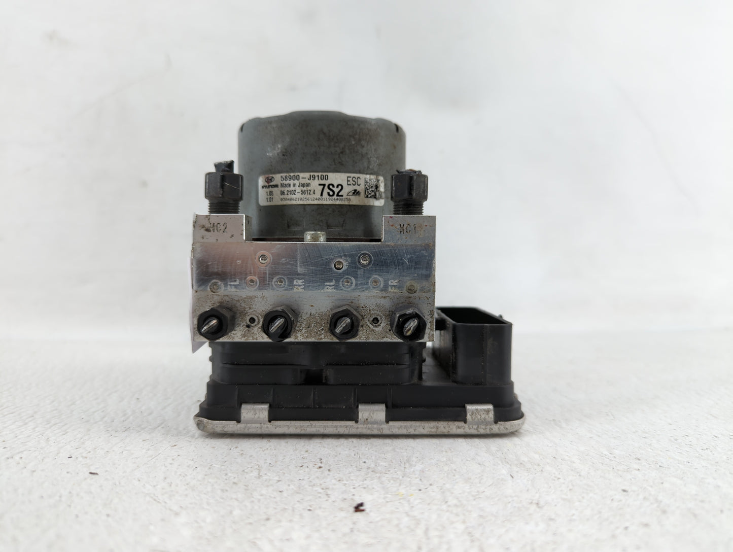 2018-2019 Hyundai Kona ABS Pump Control Module Replacement P/N:58900-J9100 Fits Fits 2018 2019 OEM Used Auto Parts - Oemused