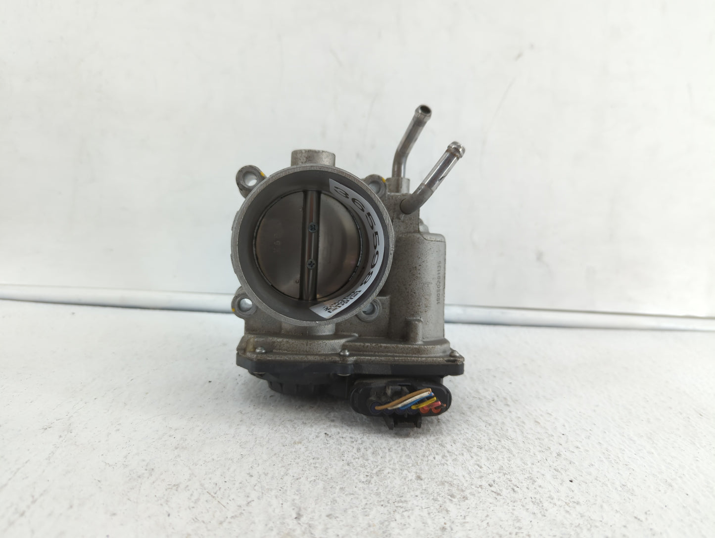 2018-2019 Hyundai Kona Throttle Body P/N:35100-2E400 35100-2E000 Fits Fits 2012 2013 2014 2015 2016 2018 2019 OEM Used Auto 