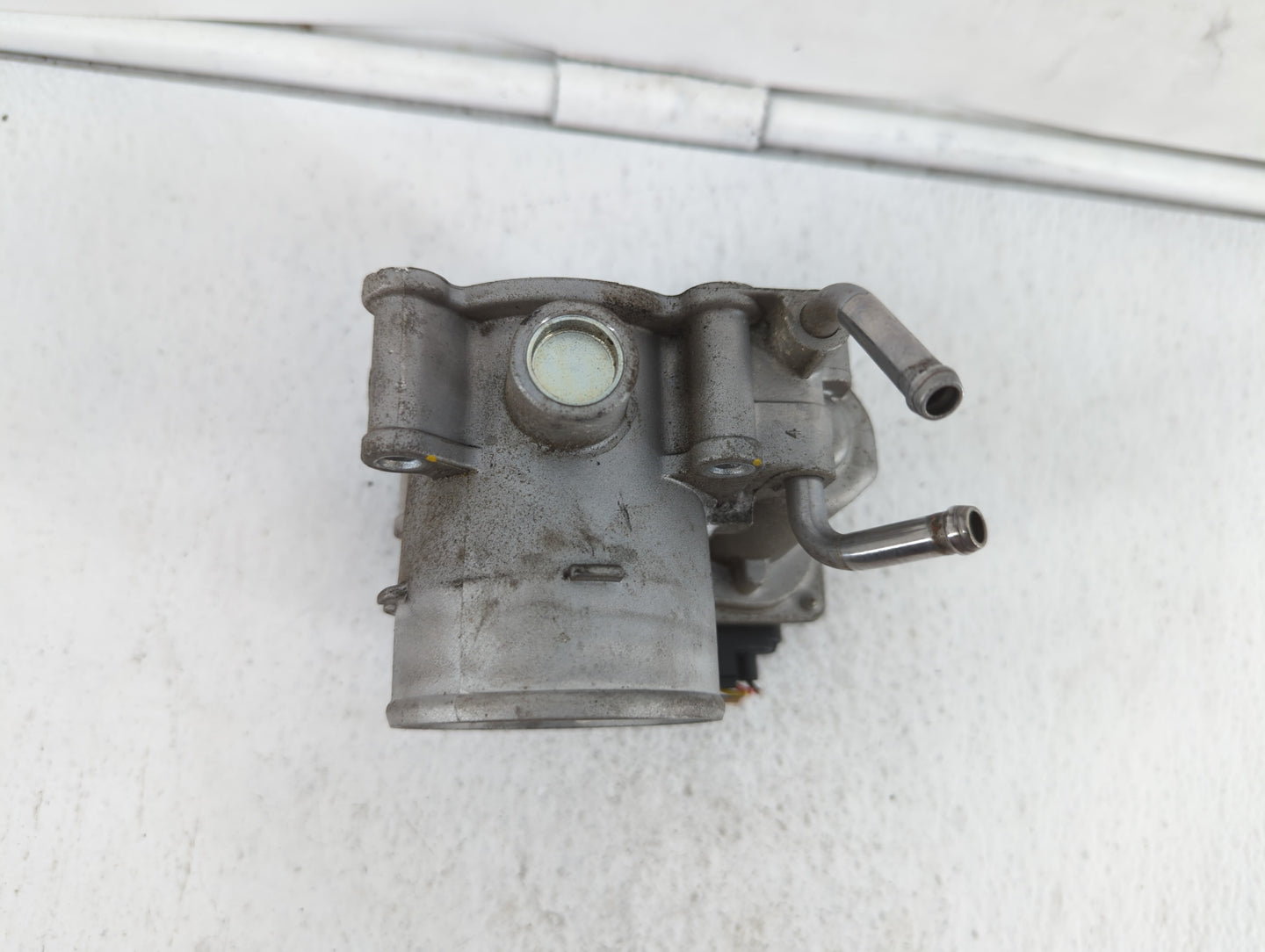 2018-2019 Hyundai Kona Throttle Body P/N:35100-2E400 35100-2E000 Fits Fits 2012 2013 2014 2015 2016 2018 2019 OEM Used Auto 