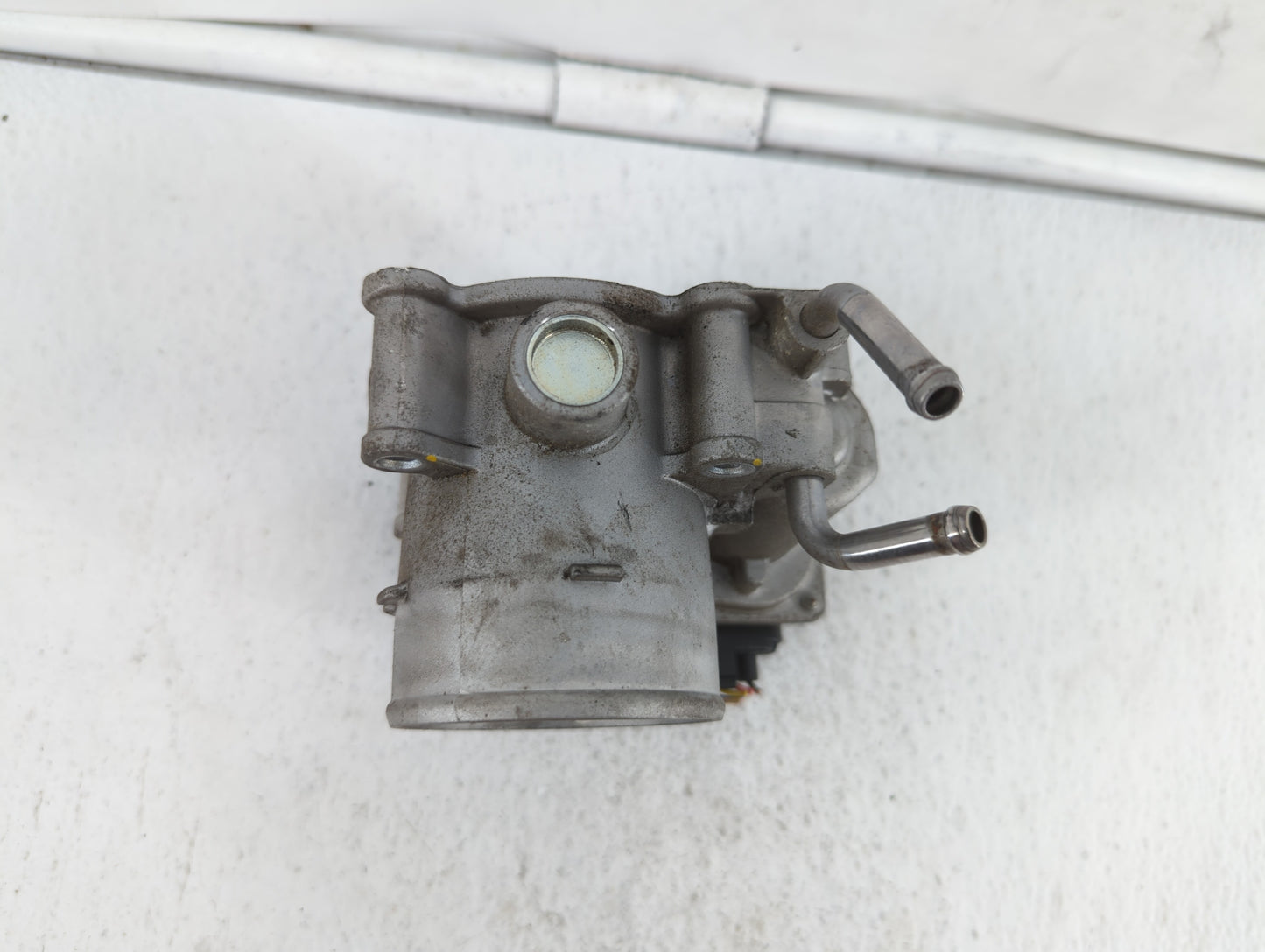 2018-2019 Hyundai Kona Throttle Body P/N:35100-2E400 35100-2E000 Fits Fits 2012 2013 2014 2015 2016 2018 2019 OEM Used Auto 