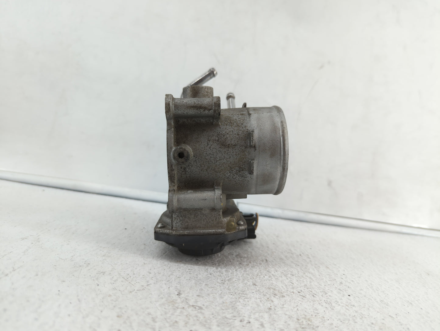 2018-2019 Hyundai Kona Throttle Body P/N:35100-2E400 35100-2E000 Fits Fits 2012 2013 2014 2015 2016 2018 2019 OEM Used Auto 