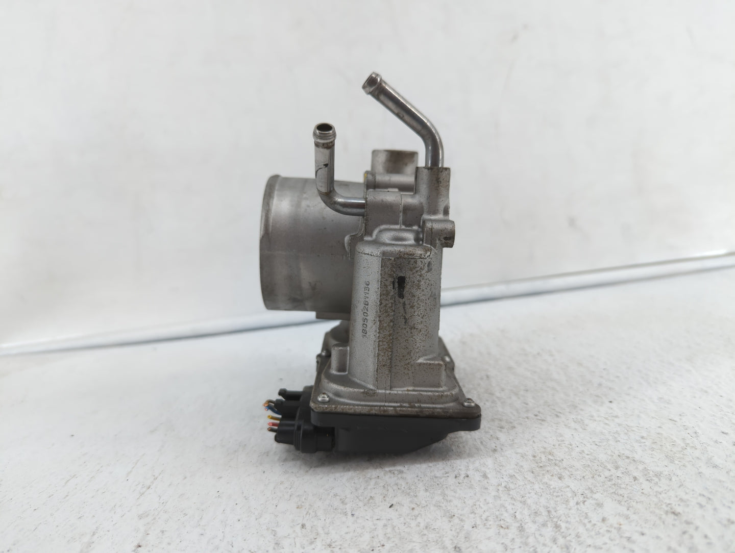 2018-2019 Hyundai Kona Throttle Body P/N:35100-2E400 35100-2E000 Fits Fits 2012 2013 2014 2015 2016 2018 2019 OEM Used Auto 