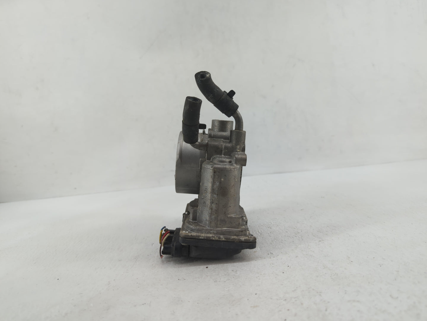 2018-2019 Hyundai Kona Throttle Body P/N:35100-2E400 35100-2E000 Fits Fits 2012 2013 2014 2015 2016 2018 2019 OEM Used Auto 
