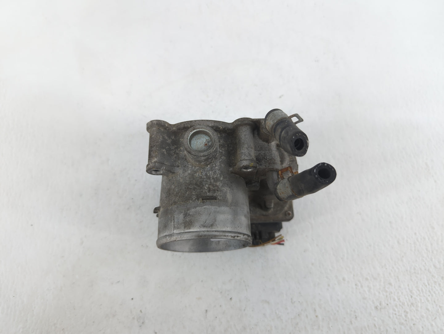 2018-2019 Hyundai Kona Throttle Body P/N:35100-2E400 35100-2E000 Fits Fits 2012 2013 2014 2015 2016 2018 2019 OEM Used Auto 