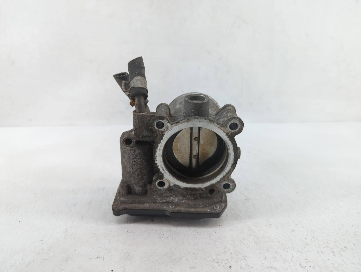 2018-2019 Hyundai Kona Throttle Body P/N:35100-2E400 35100-2E000 Fits Fits 2012 2013 2014 2015 2016 2018 2019 OEM Used Auto 
