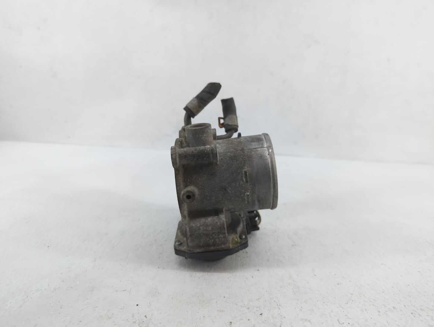 2018-2019 Hyundai Kona Throttle Body P/N:35100-2E400 35100-2E000 Fits Fits 2012 2013 2014 2015 2016 2018 2019 OEM Used Auto 