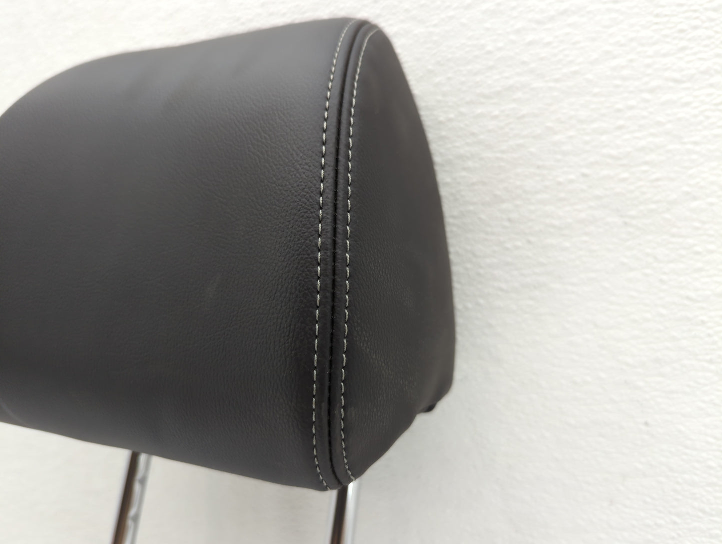2018-2021 Hyundai Kona Headrest Head Rest Front Driver Passenger Seat - Oemusedautoparts1.com