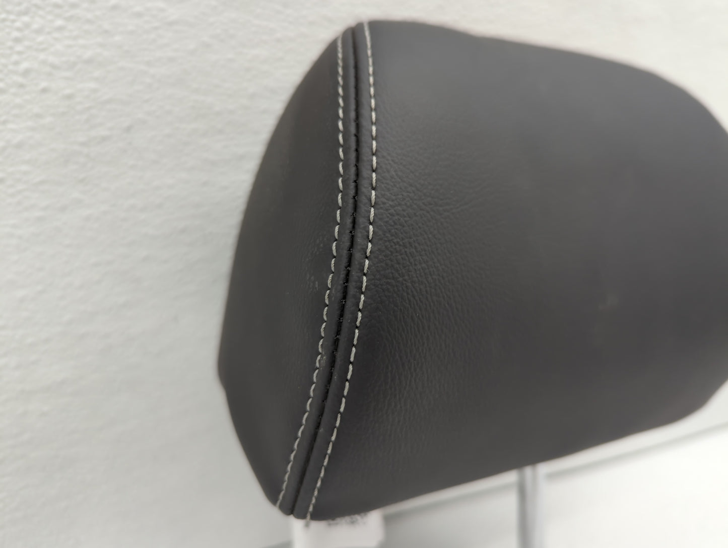 2018-2021 Hyundai Kona Headrest Head Rest Front Driver Passenger Seat - Oemusedautoparts1.com