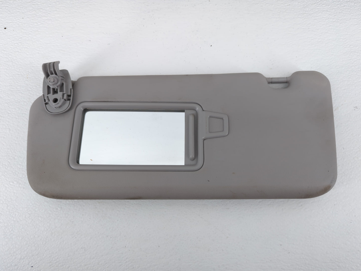 2018-2021 Hyundai Kona Sun Visor Shade Replacement Passenger Right Mirror Fits Fits 2018 2019 2020 2021 OEM Used Auto Parts 